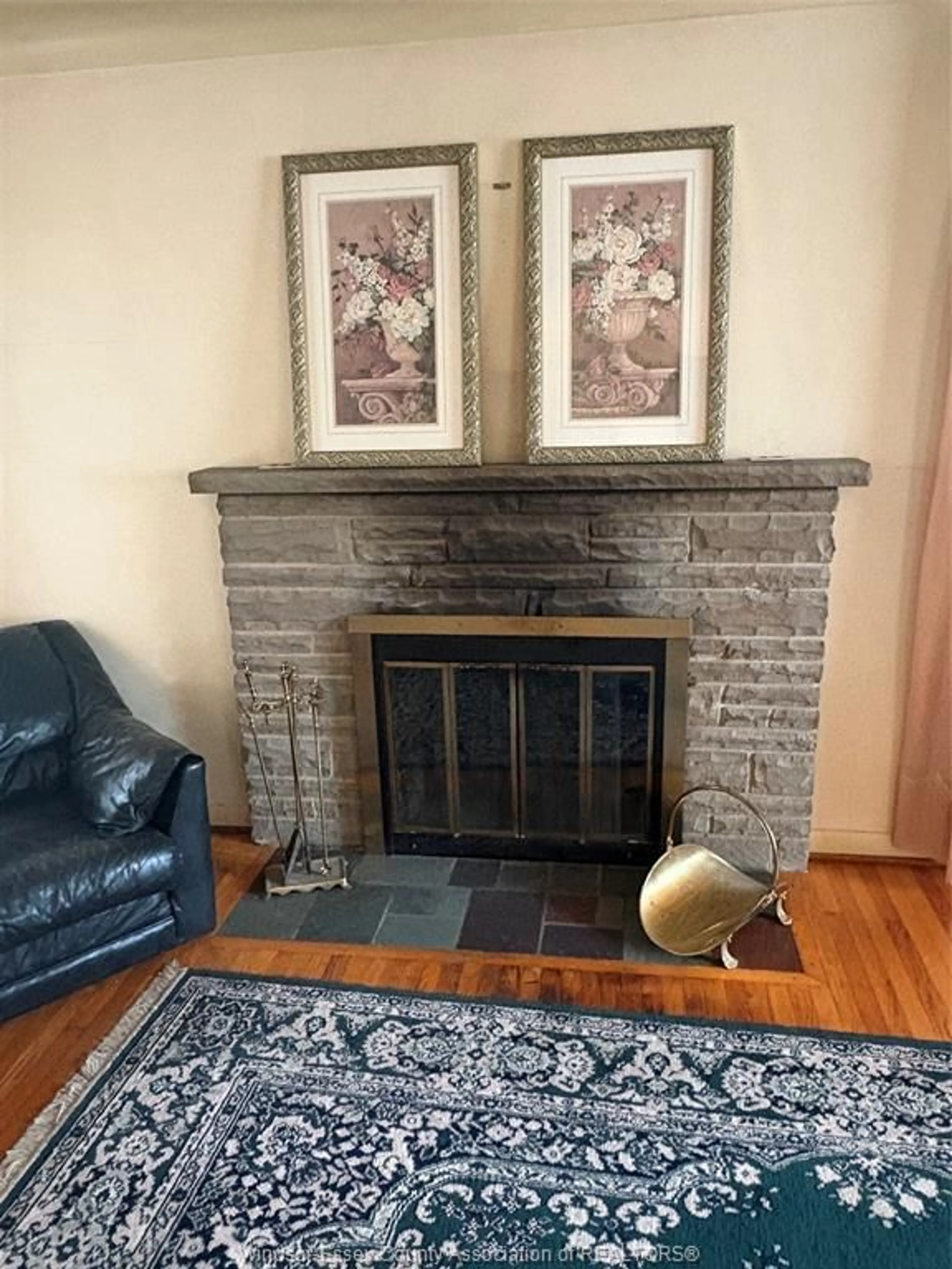 Living room with furniture, unknown for 2539 ST PATRICKS, Windsor Ontario N9E 3G5
