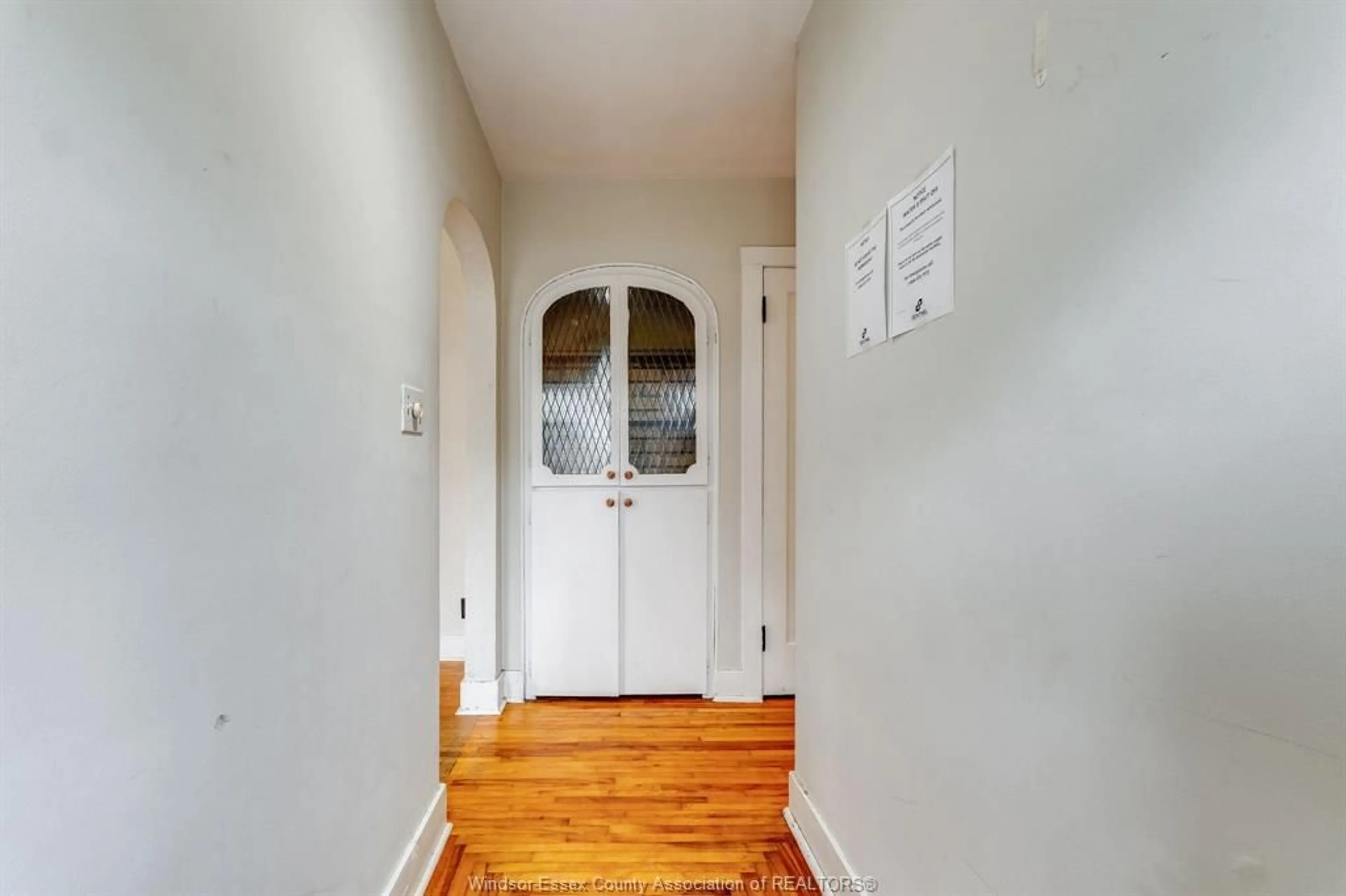 Indoor entryway for 24528 Dashwheel Rd, Tilbury Ontario N0P 2L0