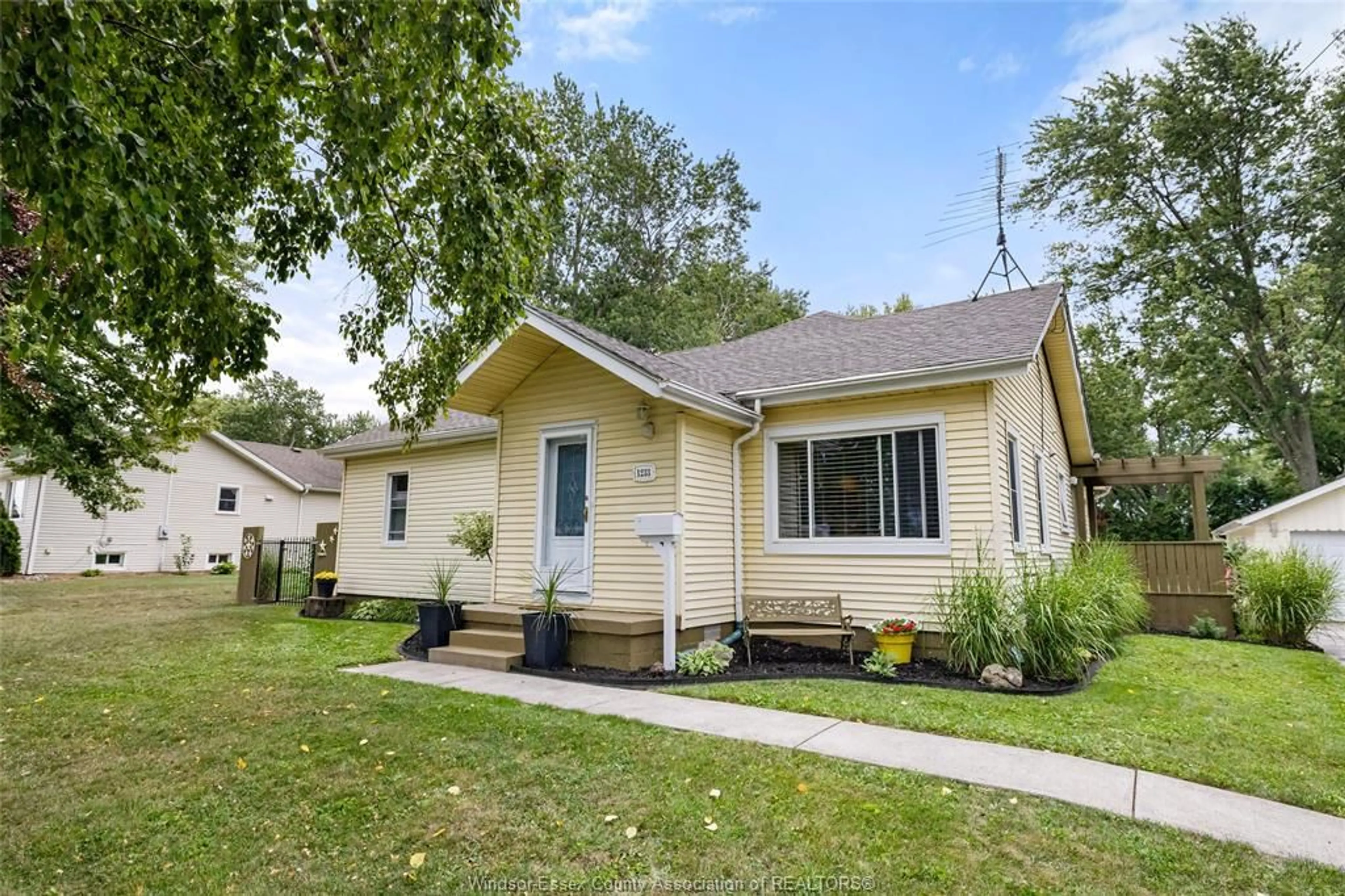 Home with vinyl exterior material, street for 1233 Croydon Dr, LaSalle Ontario N9H 1B3