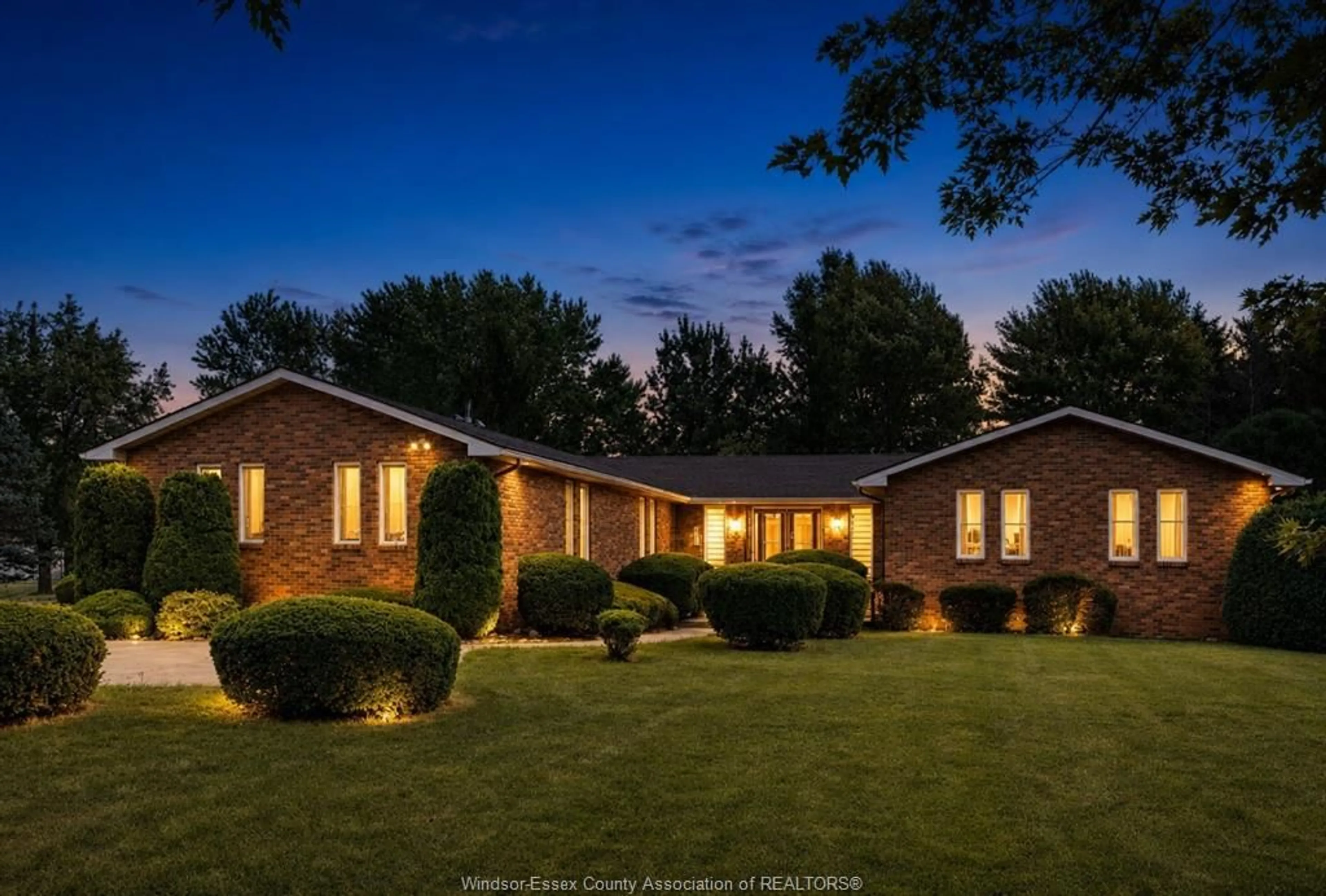 Home with brick exterior material, unknown for 6360 Huron Church, LaSalle Ontario N9H 0J7