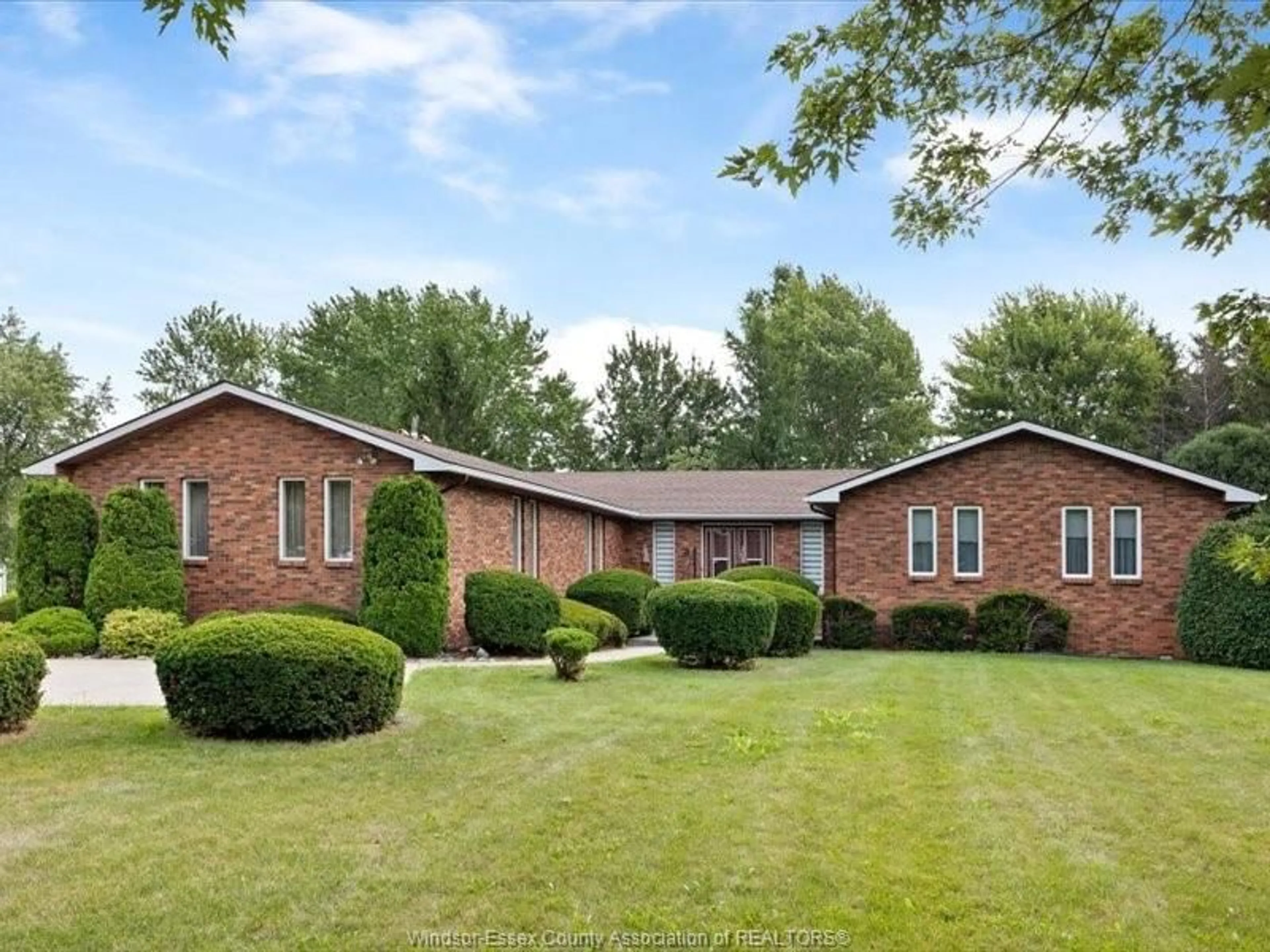 Home with brick exterior material, unknown for 6360 Huron Church, LaSalle Ontario N9H 0J7