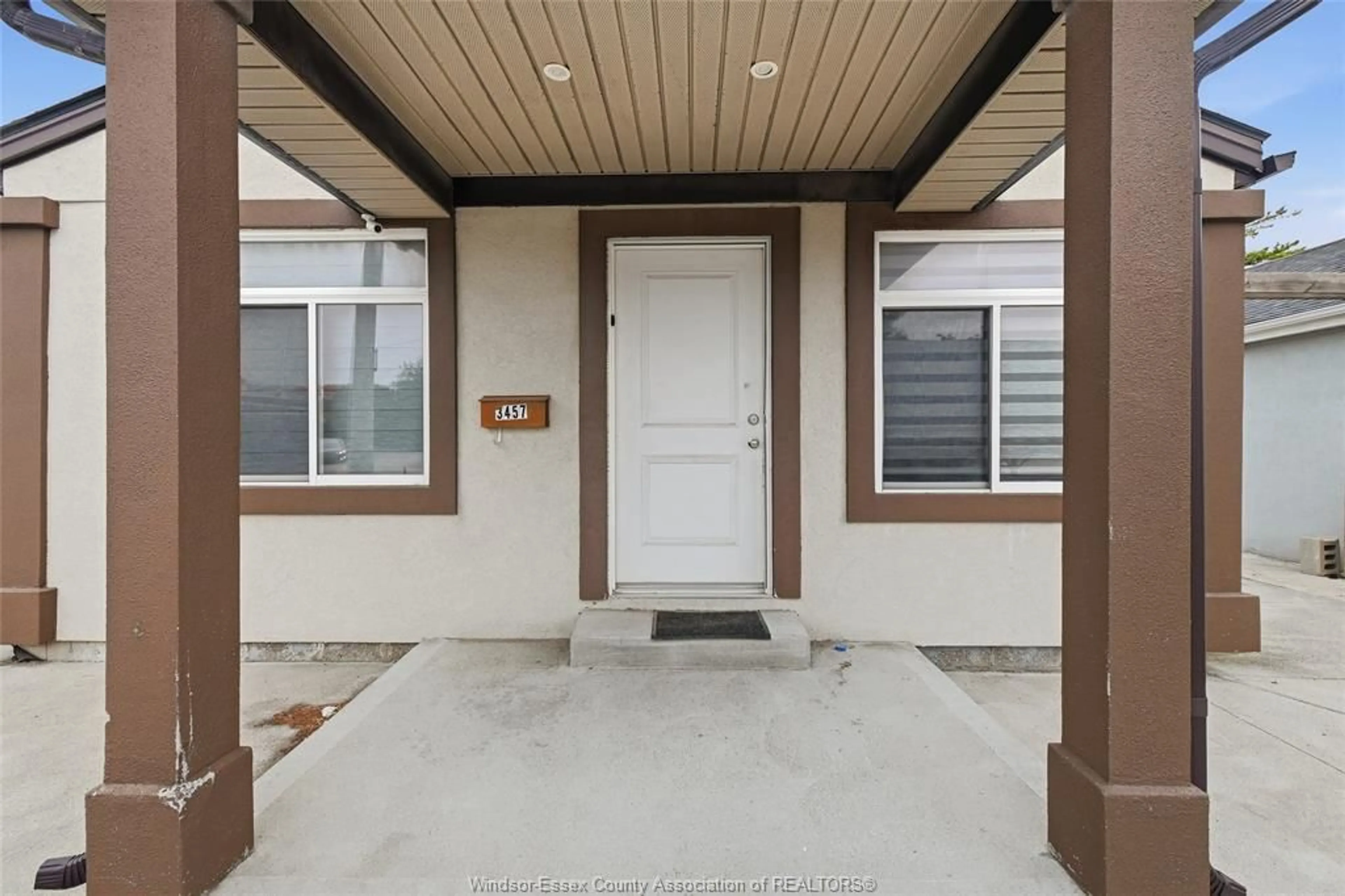 Indoor entryway for 3457 WALKER Rd, Windsor Ontario N8W 3S2