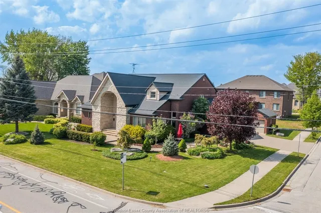 2990 NORMANDY St, LaSalle 4