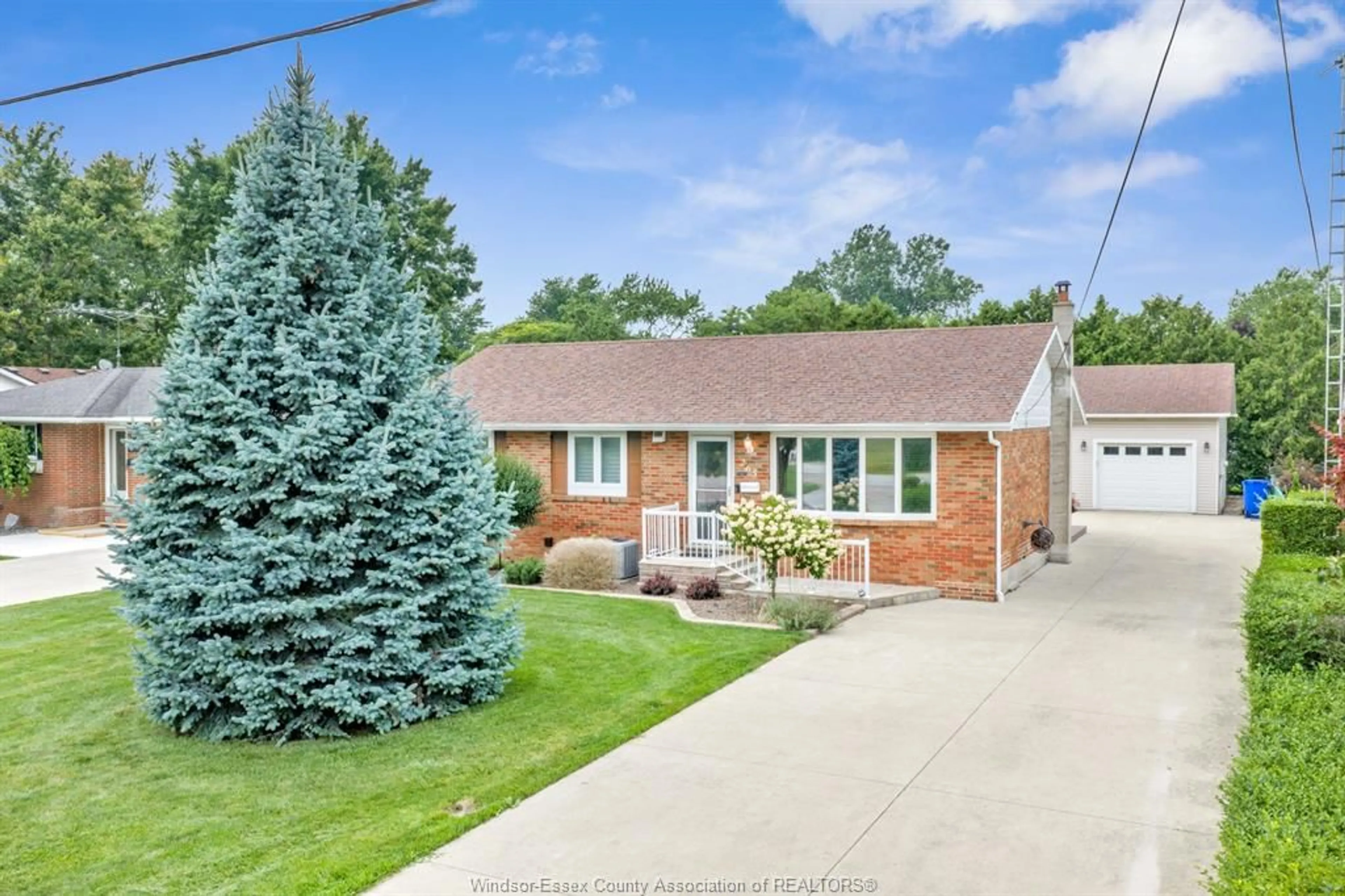 Home with brick exterior material, street for 265 FAIRVIEW Ave, Essex Ontario N9M 2R4