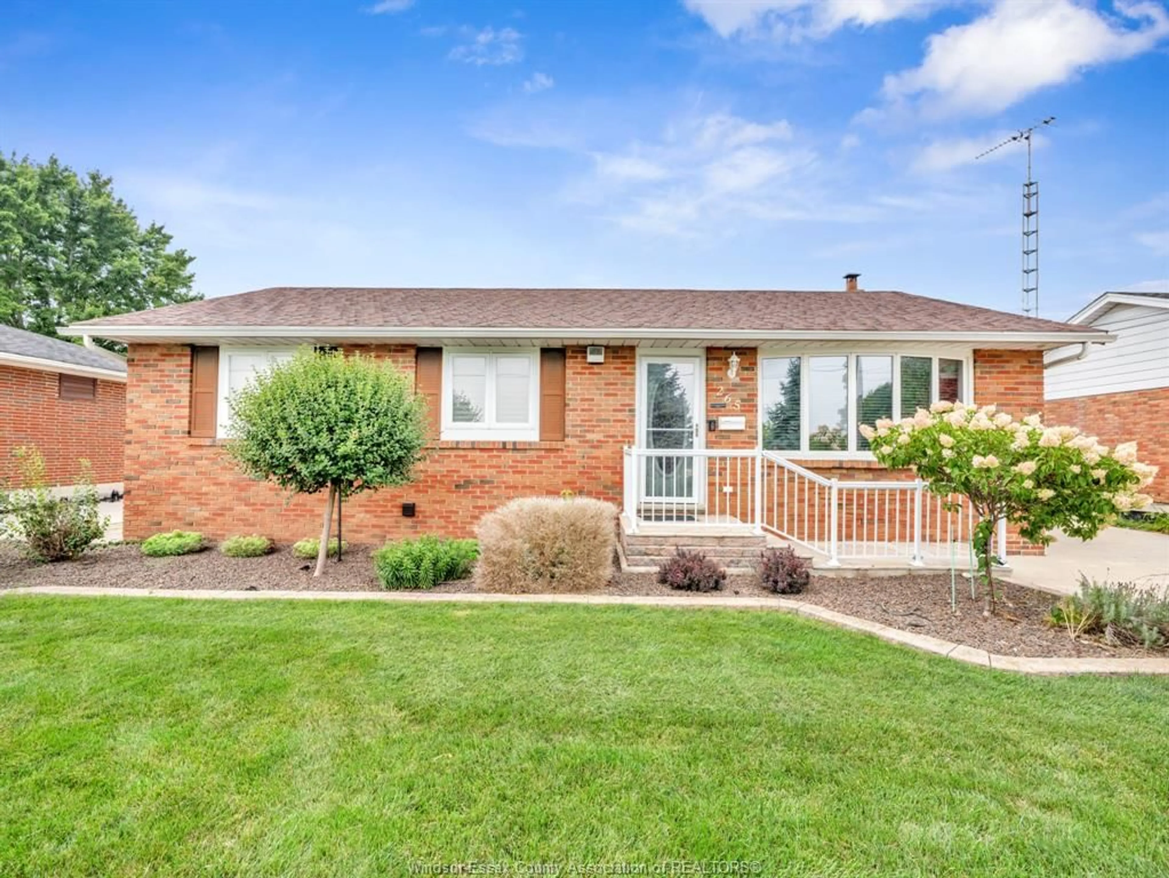 Home with brick exterior material, street for 265 FAIRVIEW Ave, Essex Ontario N9M 2R4