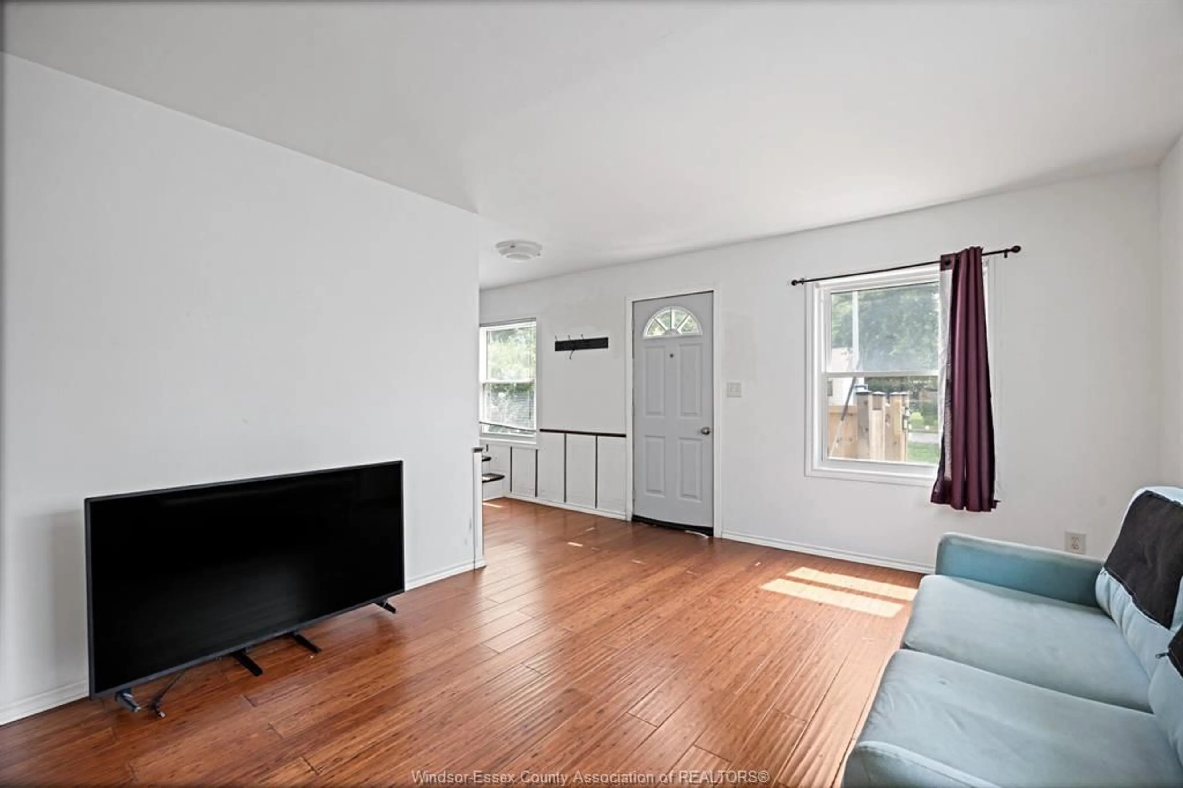 Unknown for 550 CAPITAL, Windsor Ontario N8X 3E8