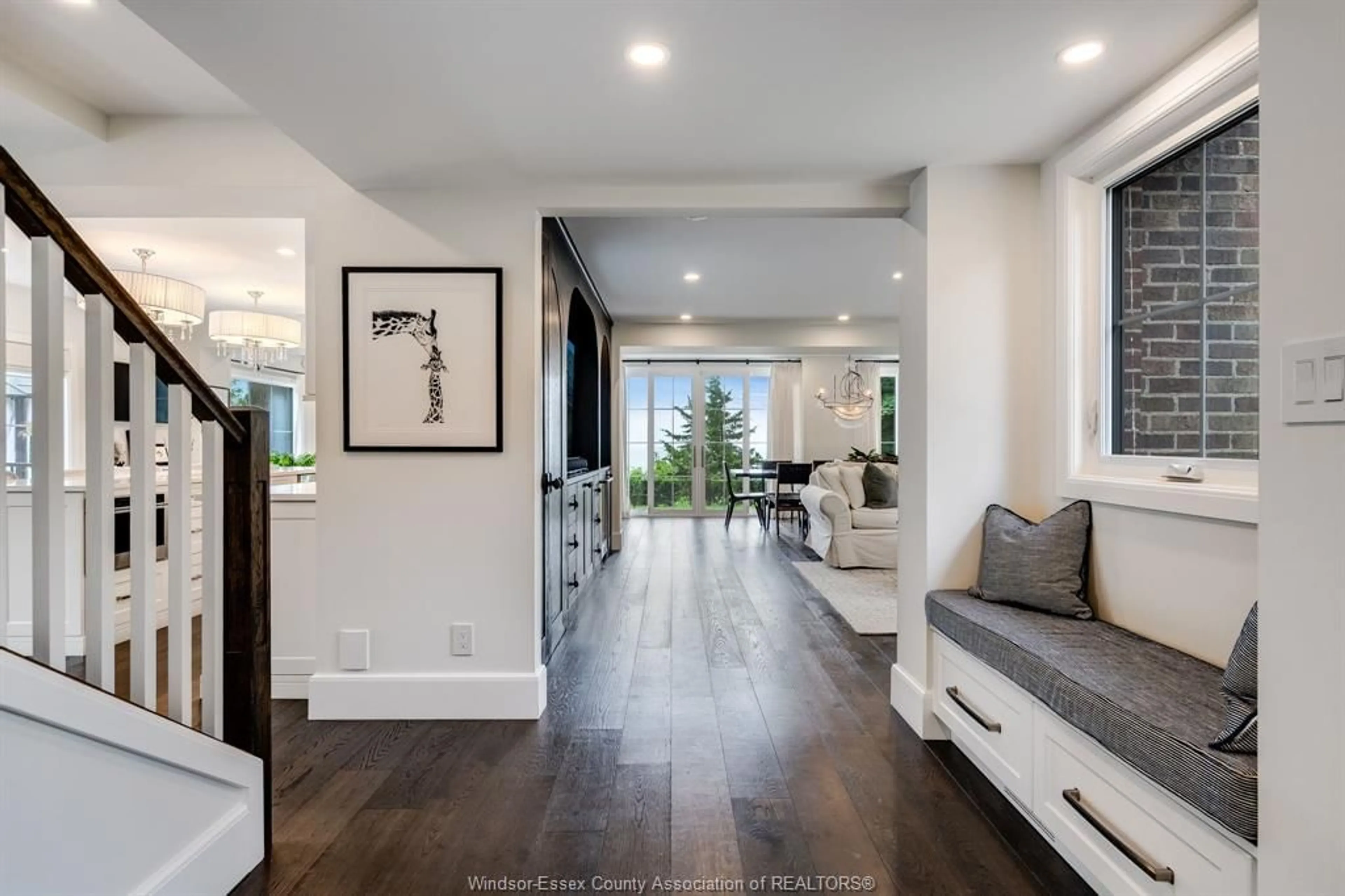 Indoor entryway for 24 Bayshore, Leamington Ontario N8H 4A8