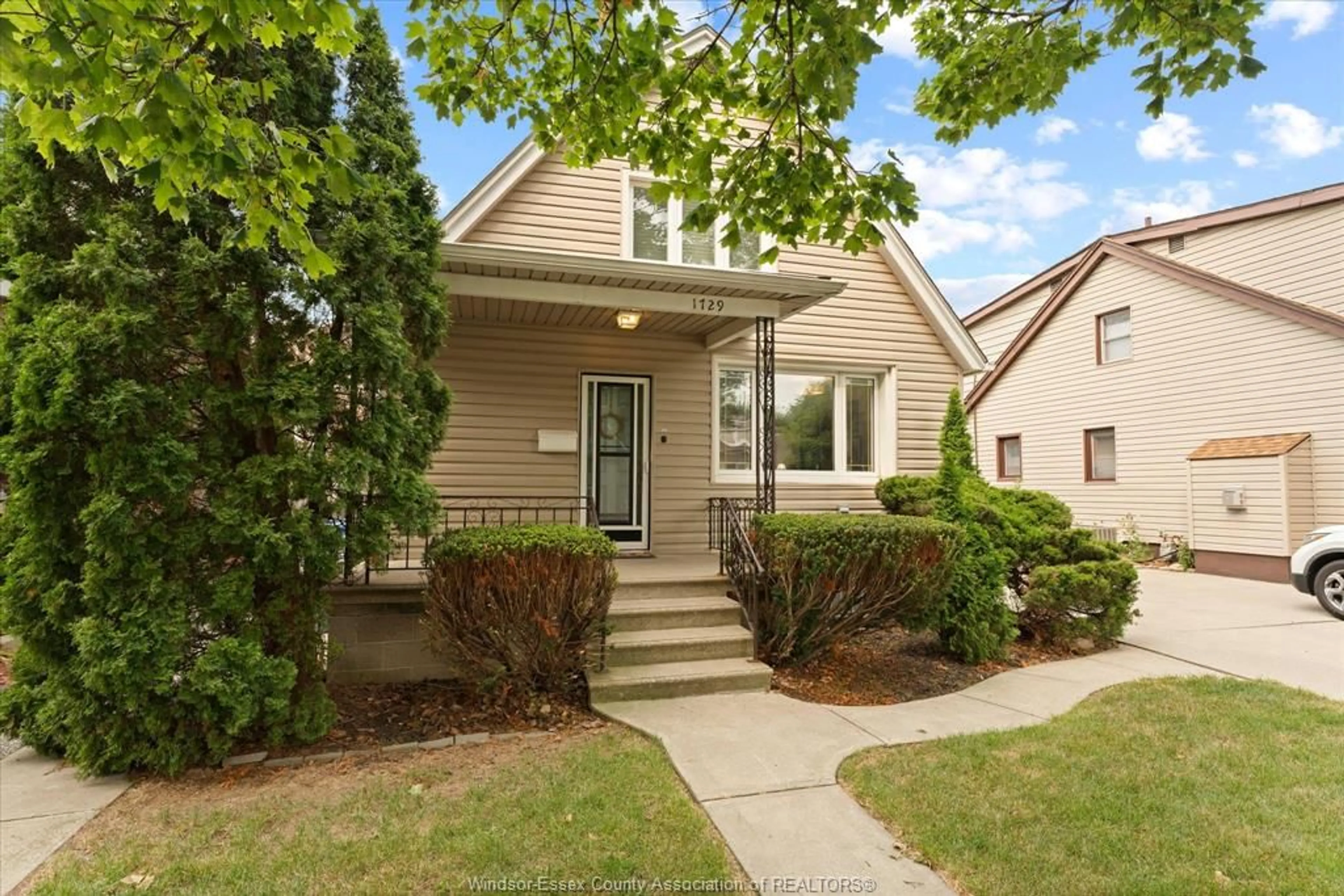 Home with vinyl exterior material, street for 1729 WINDERMERE, Windsor Ontario N8W 2S2