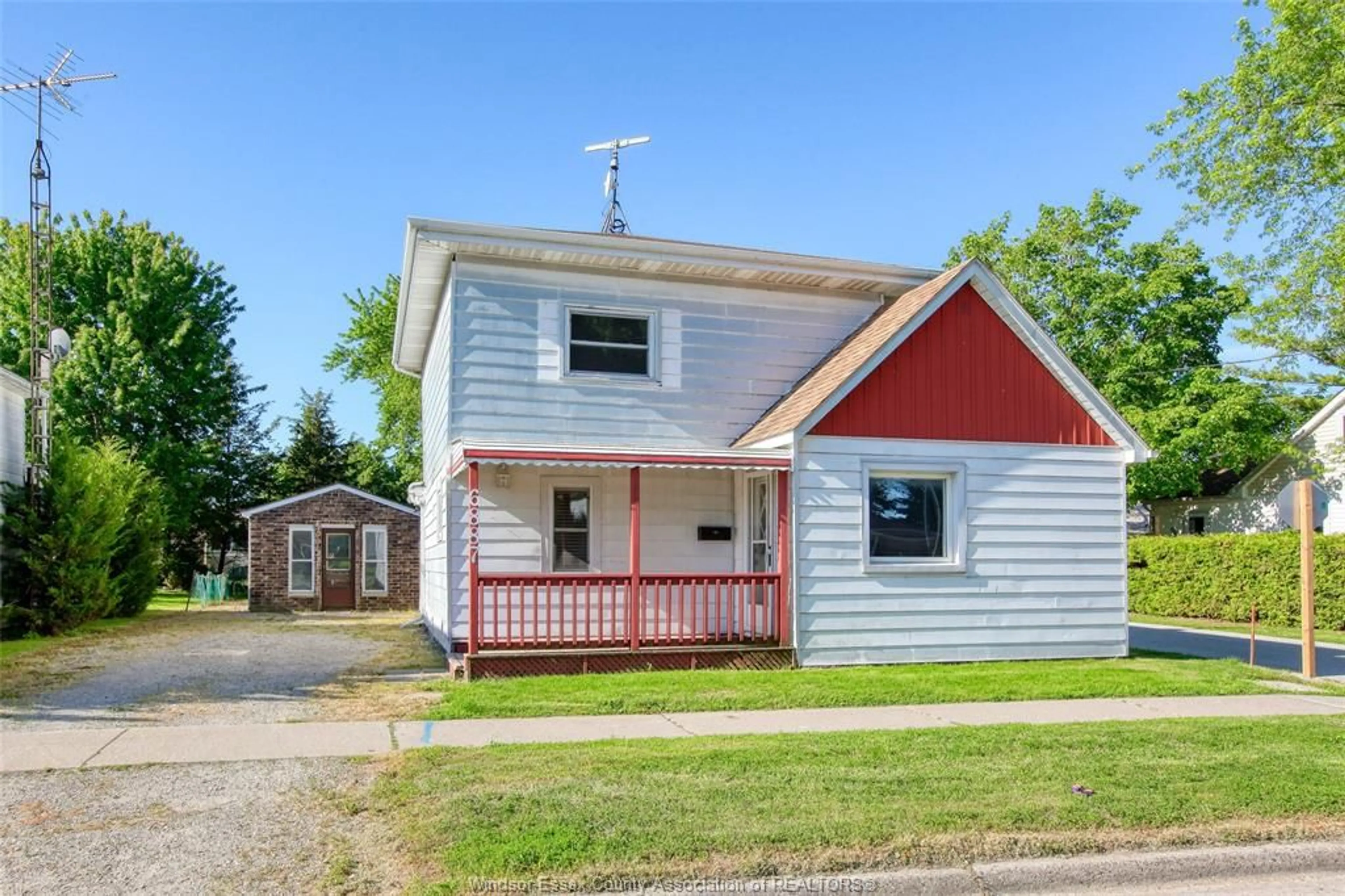 Home with vinyl exterior material, street for 6887 TECUMSEH, Lakeshore Ontario N0R 1N0