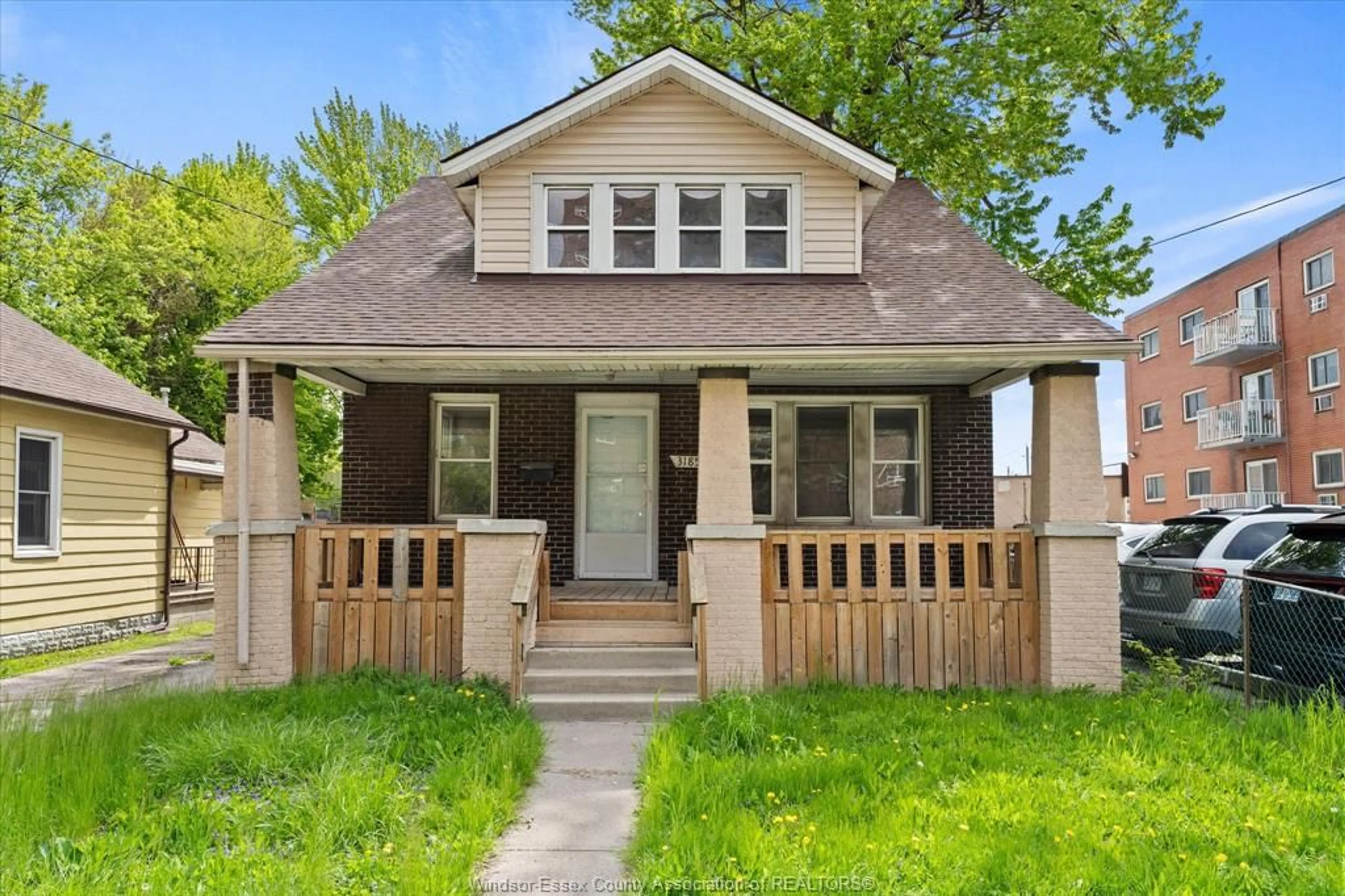 Home with vinyl exterior material, street for 3185 DONNELLY, Windsor Ontario N9C 1M3