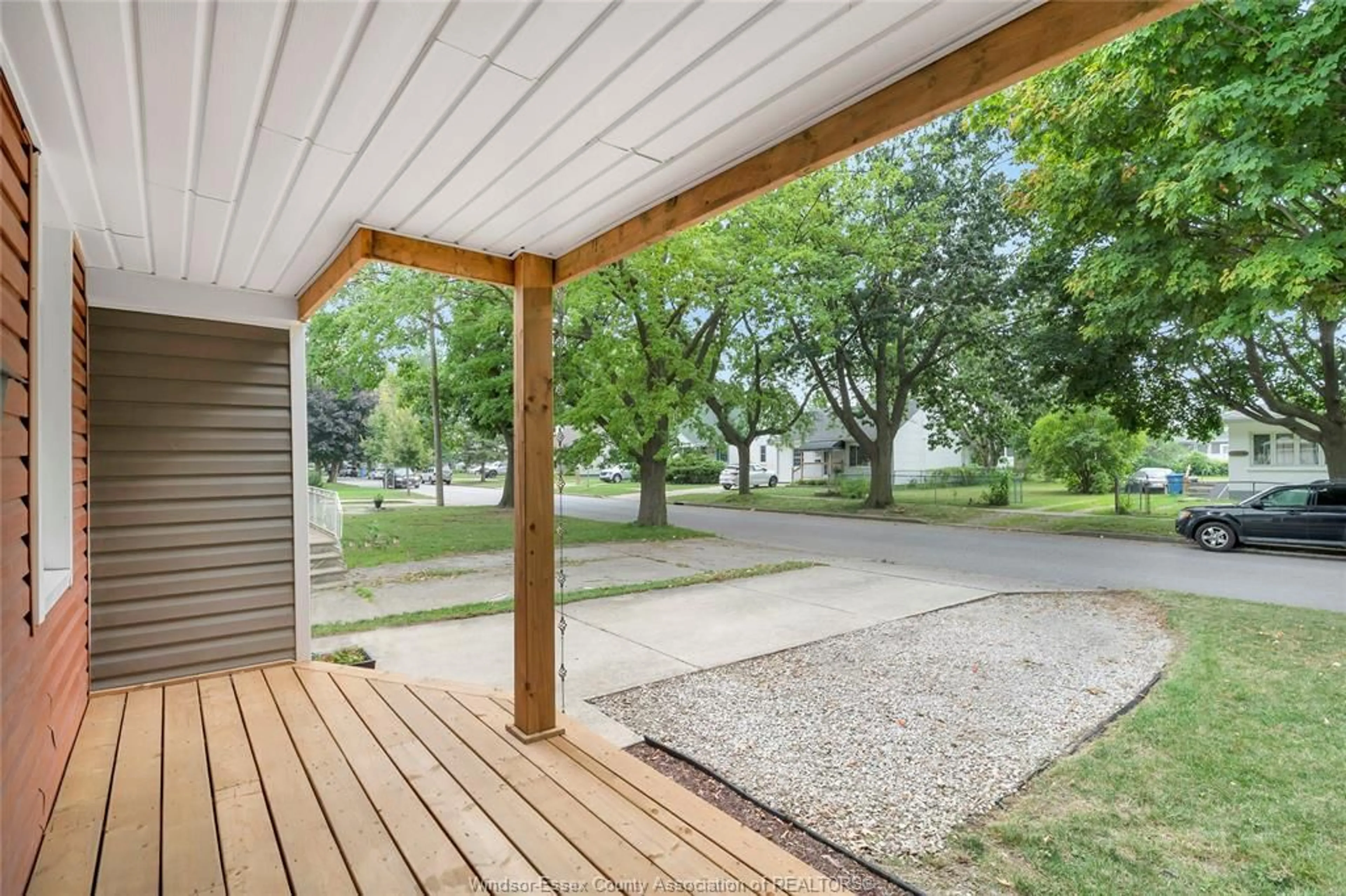 Patio, street for 1910 WESTMINSTER, Windsor Ontario N8T 1X6