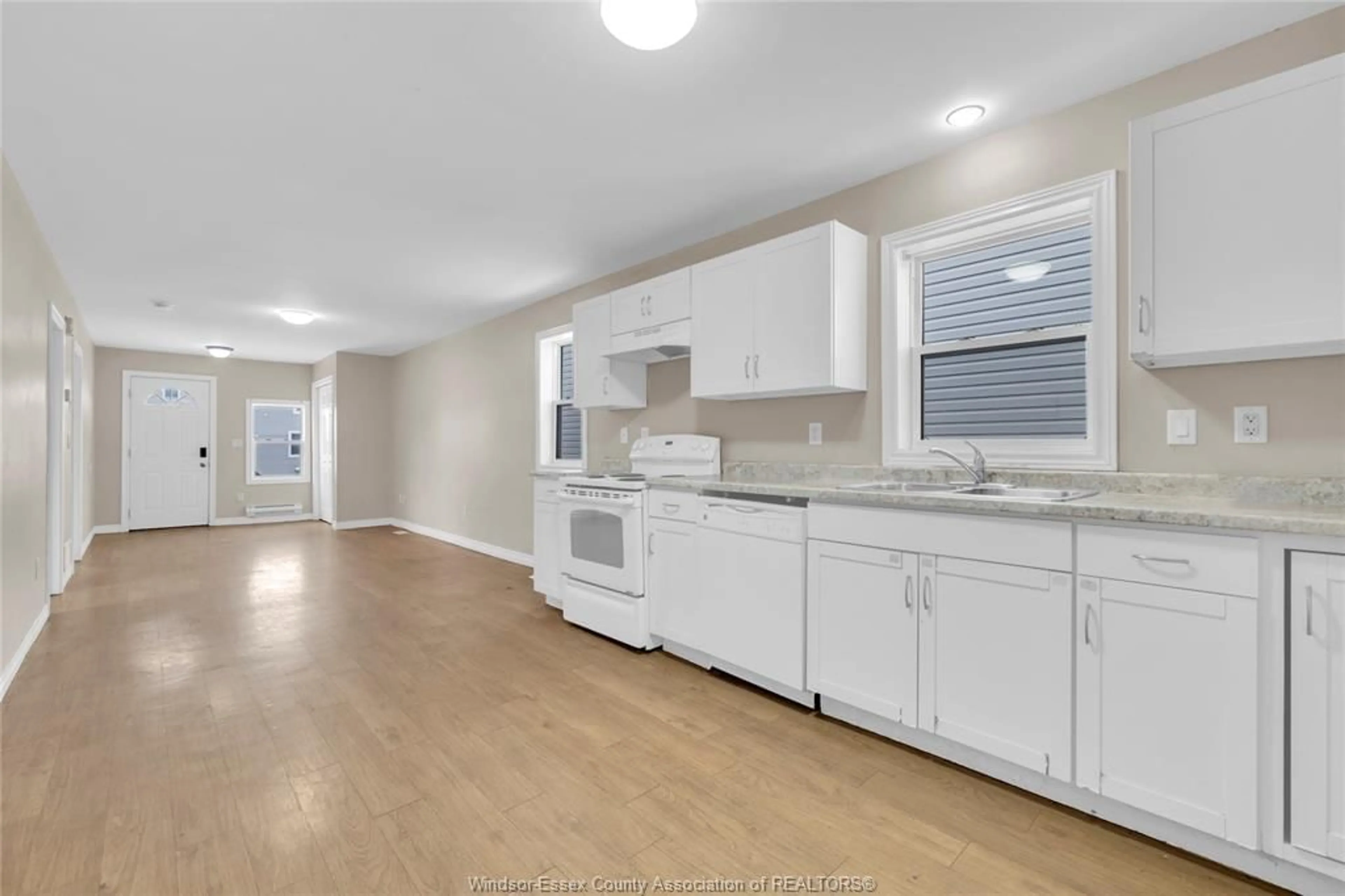 Open concept kitchen, unknown for 522 BRIDGE, Windsor Ontario N9B 2M4