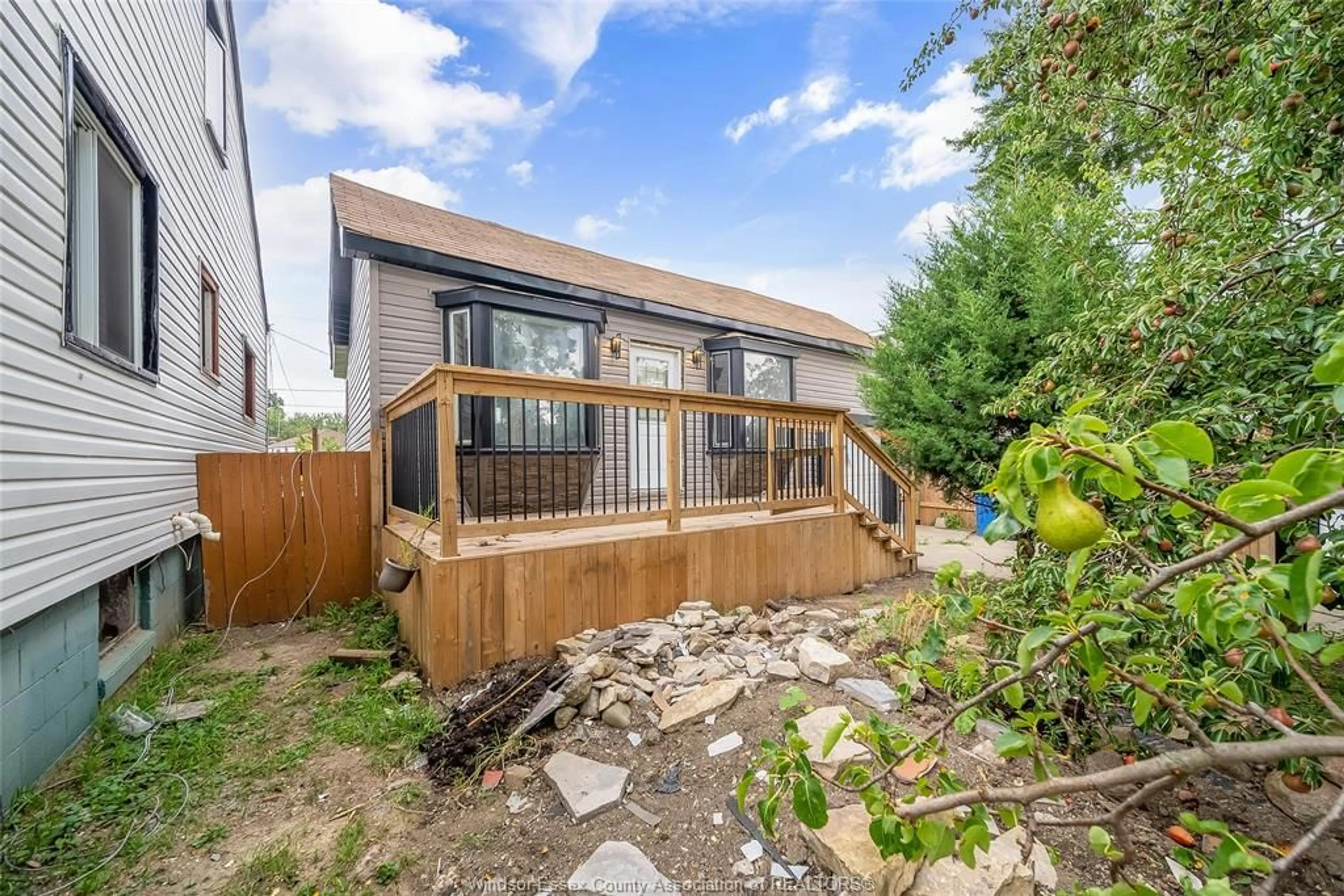 Patio, unknown for 2616 PARENT, Windsor Ontario N8X 4K4