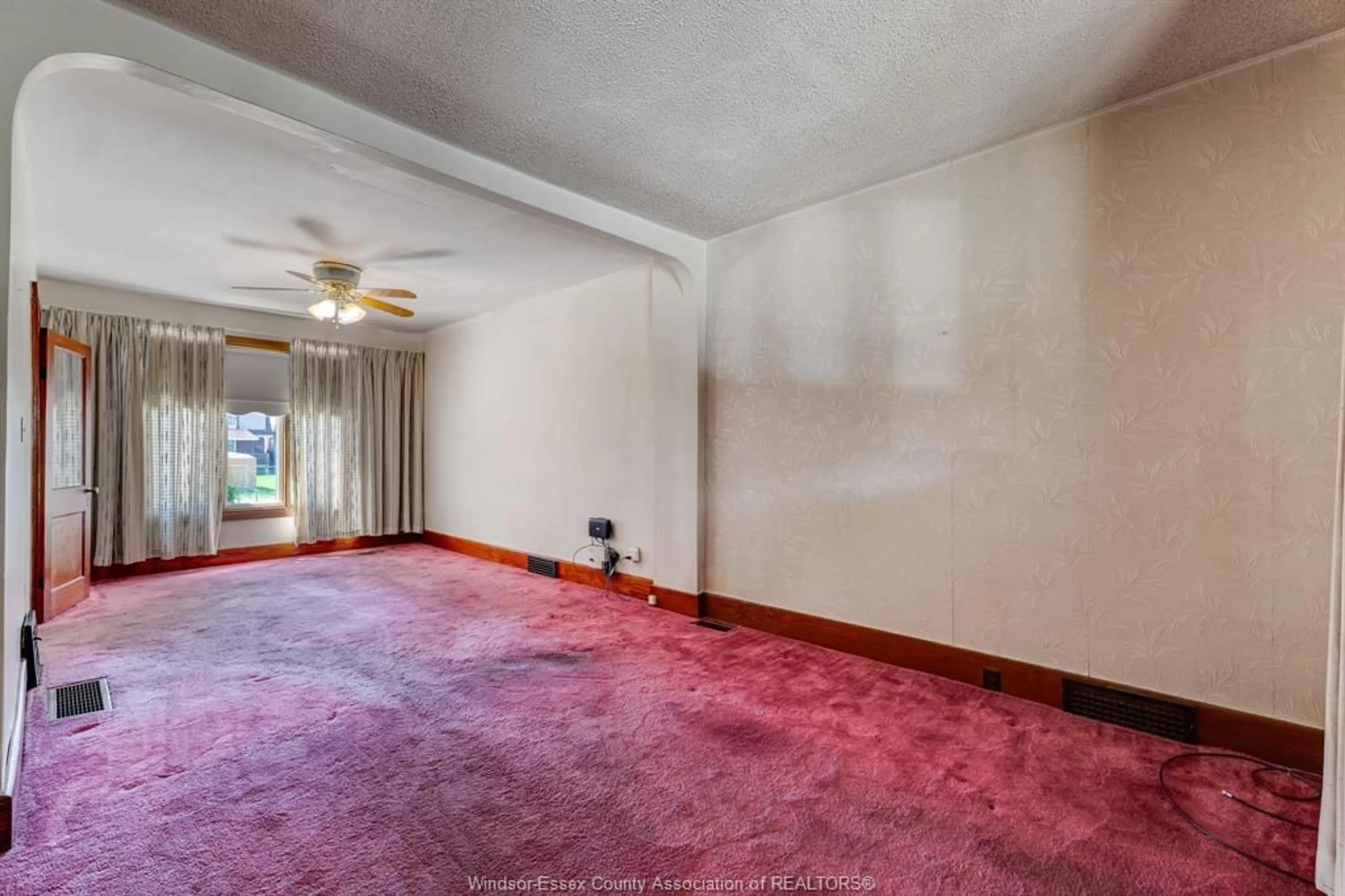 A pic of a room for 1437 Gladstone Ave, Windsor Ontario N8X 2P9