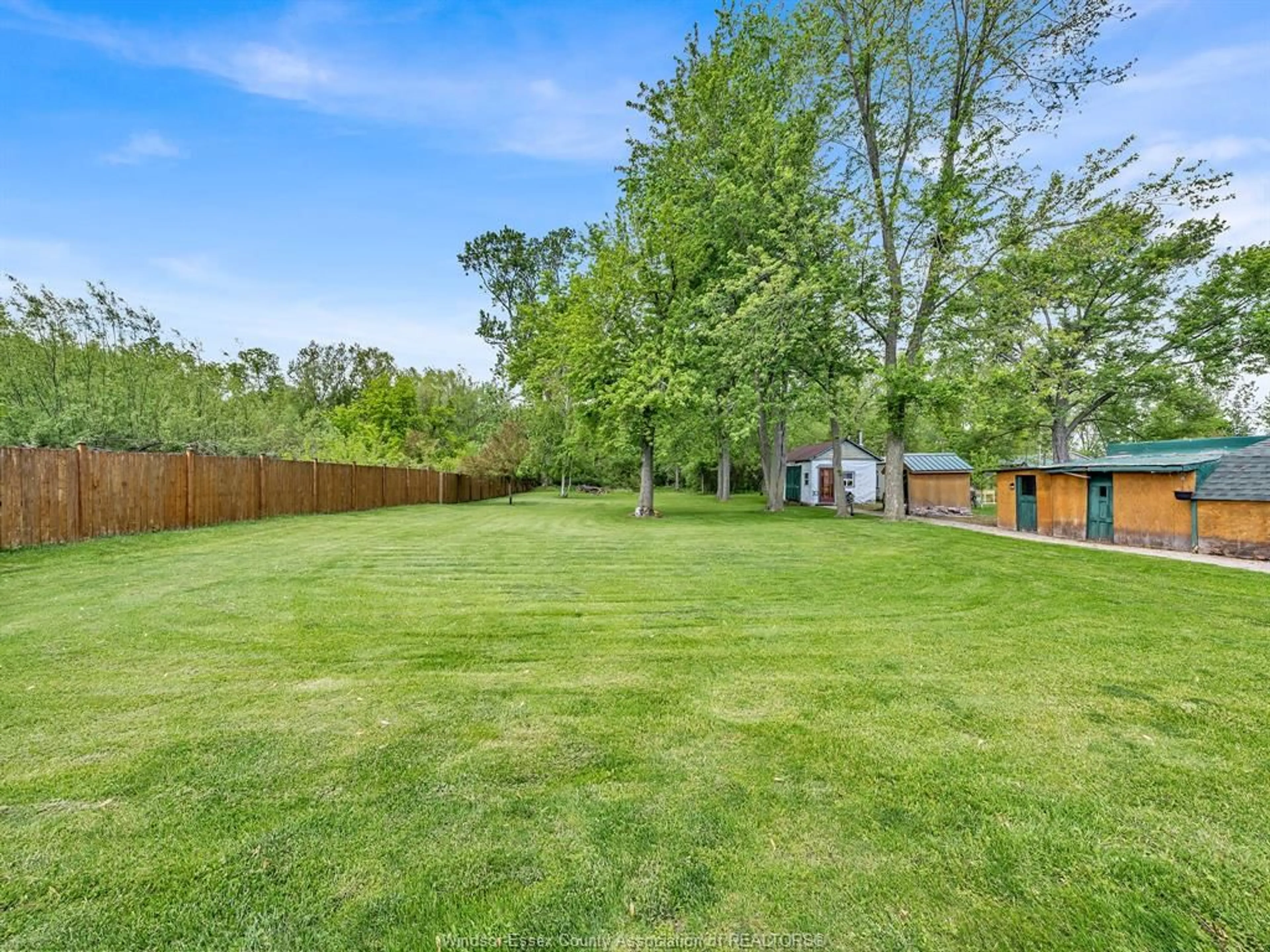 A pic from outside/outdoor area/front of a property/back of a property/a pic from drone, unknown for 2420 COUNTY ROAD 20 W, Harrow Ontario N0R 1G0