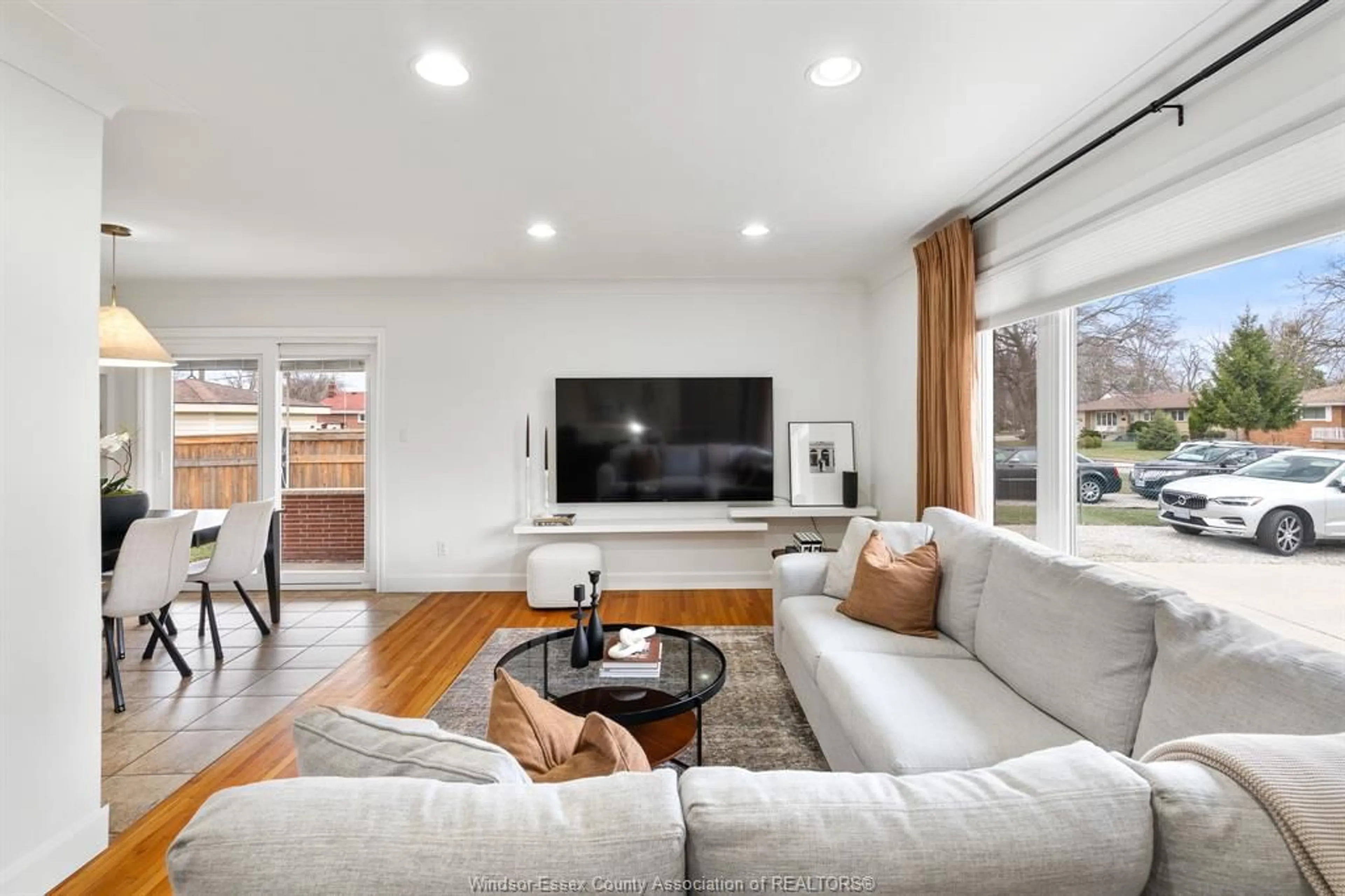 Living room with furniture, unknown for 735 Lounsborough, Windsor Ontario N9G 1G1