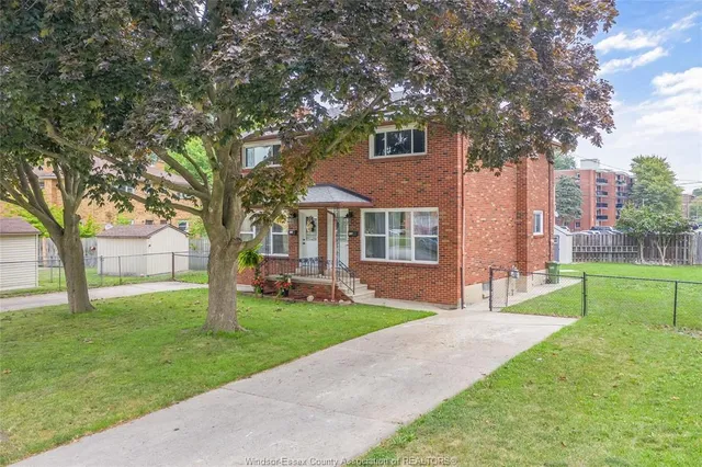 824-826 SMEETON, Windsor 3