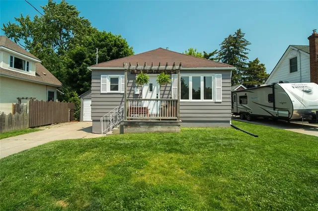 314 CAMERON St, Sarnia 1