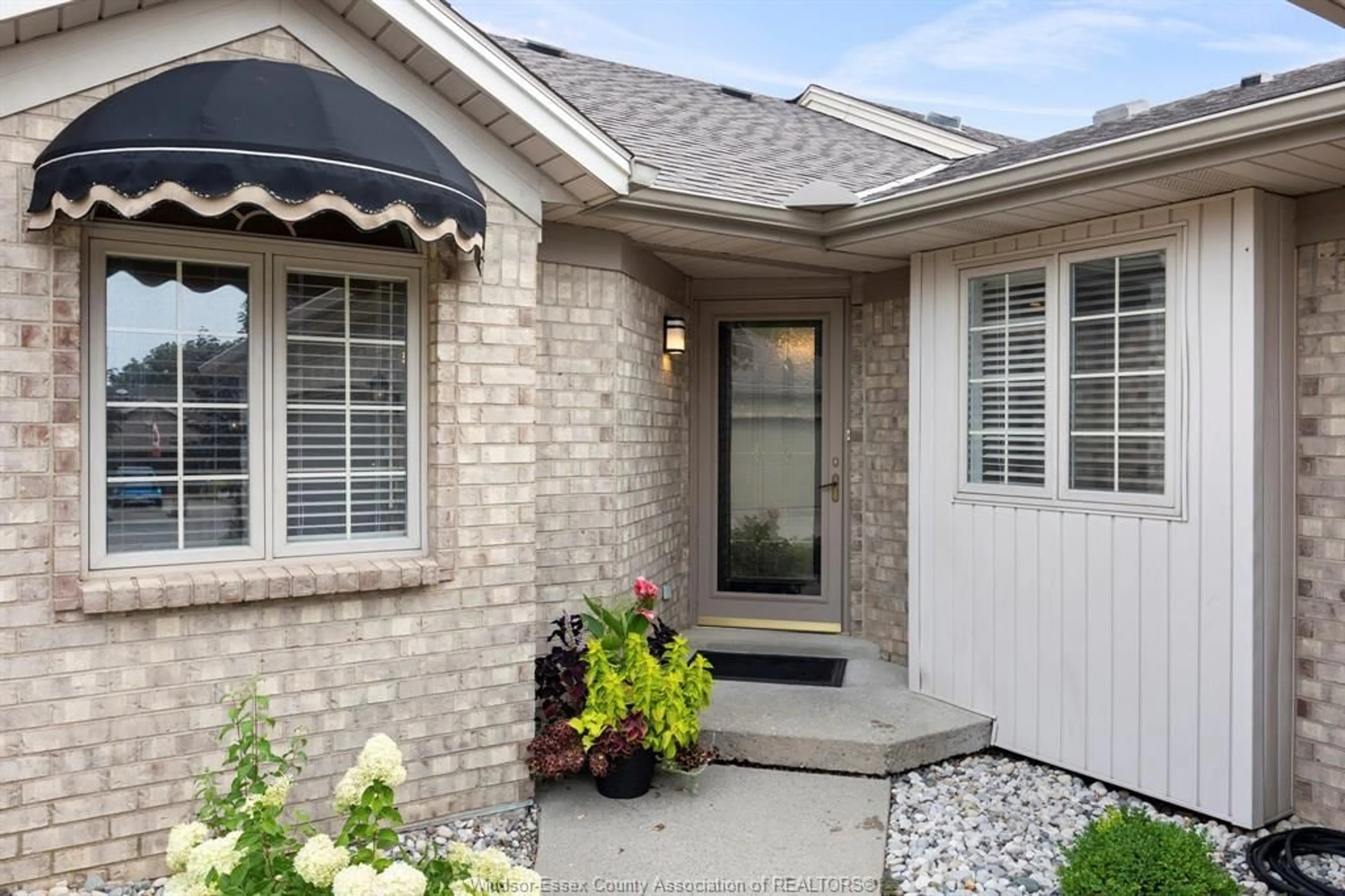 Home with brick exterior material, street for 41 Cherokee Lane, Leamington Ontario N8H 5G5