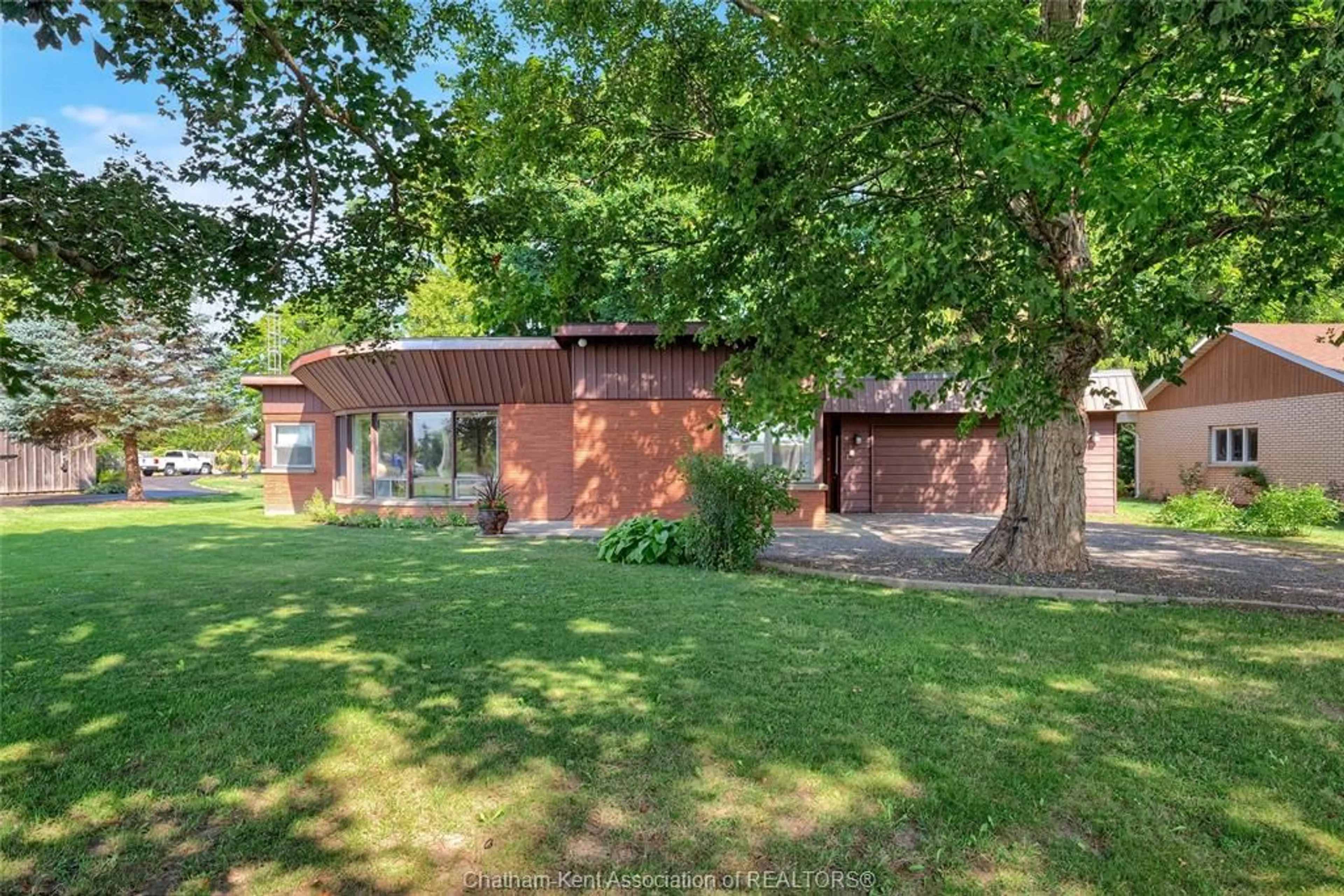 A pic from outside/outdoor area/front of a property/back of a property/a pic from drone, unknown for 6959 Riverview Line, Raleigh Township Ontario N7M 5T1