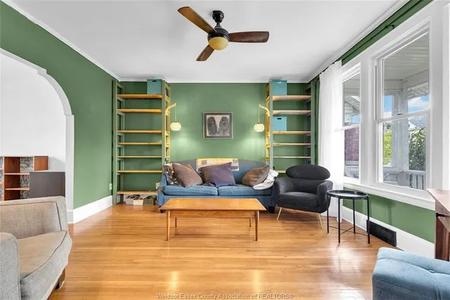 946 MOY, Windsor 5