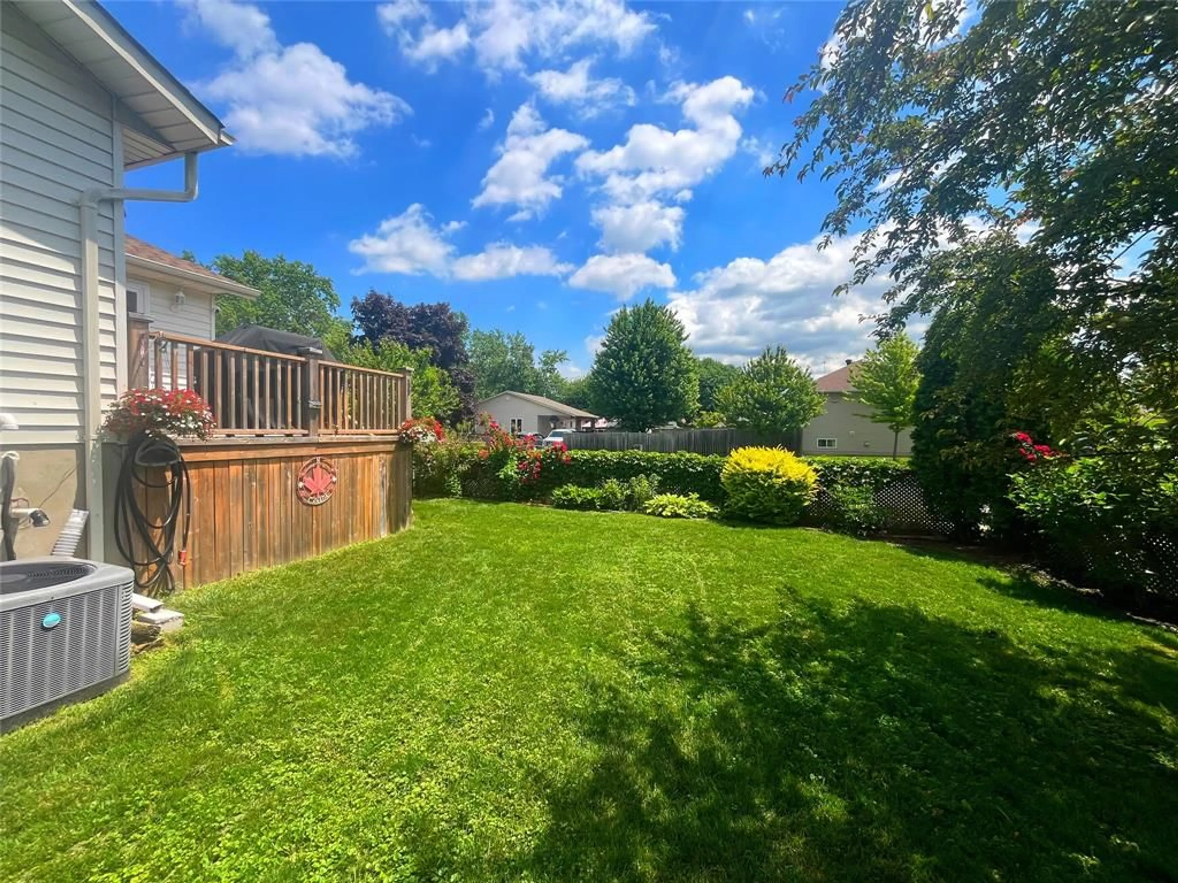 A pic from outside/outdoor area/front of a property/back of a property/a pic from drone, unknown for 95 Turner Dr, Sarnia Ontario N7S 5G6