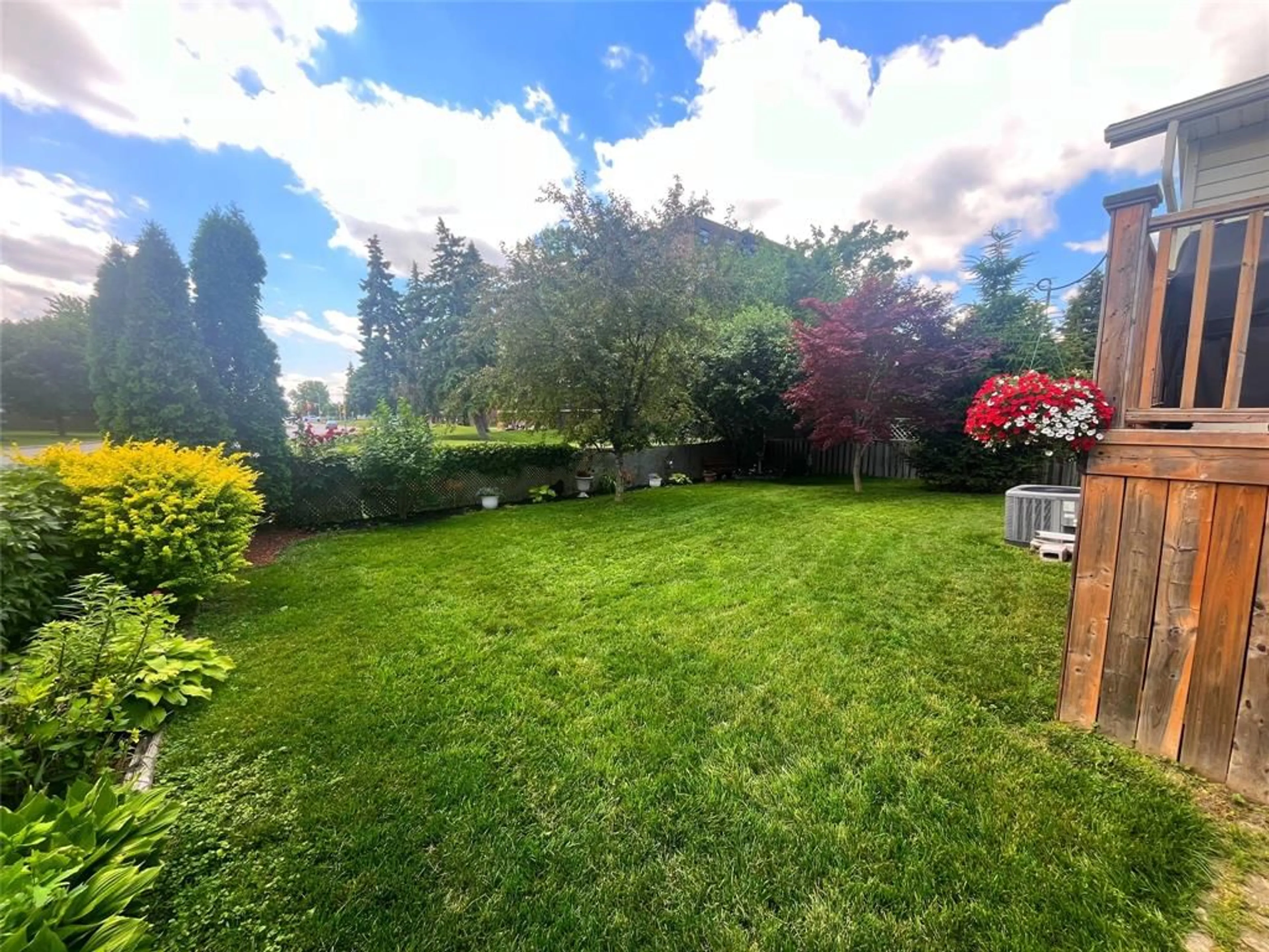 A pic from outside/outdoor area/front of a property/back of a property/a pic from drone, unknown for 95 Turner Dr, Sarnia Ontario N7S 5G6