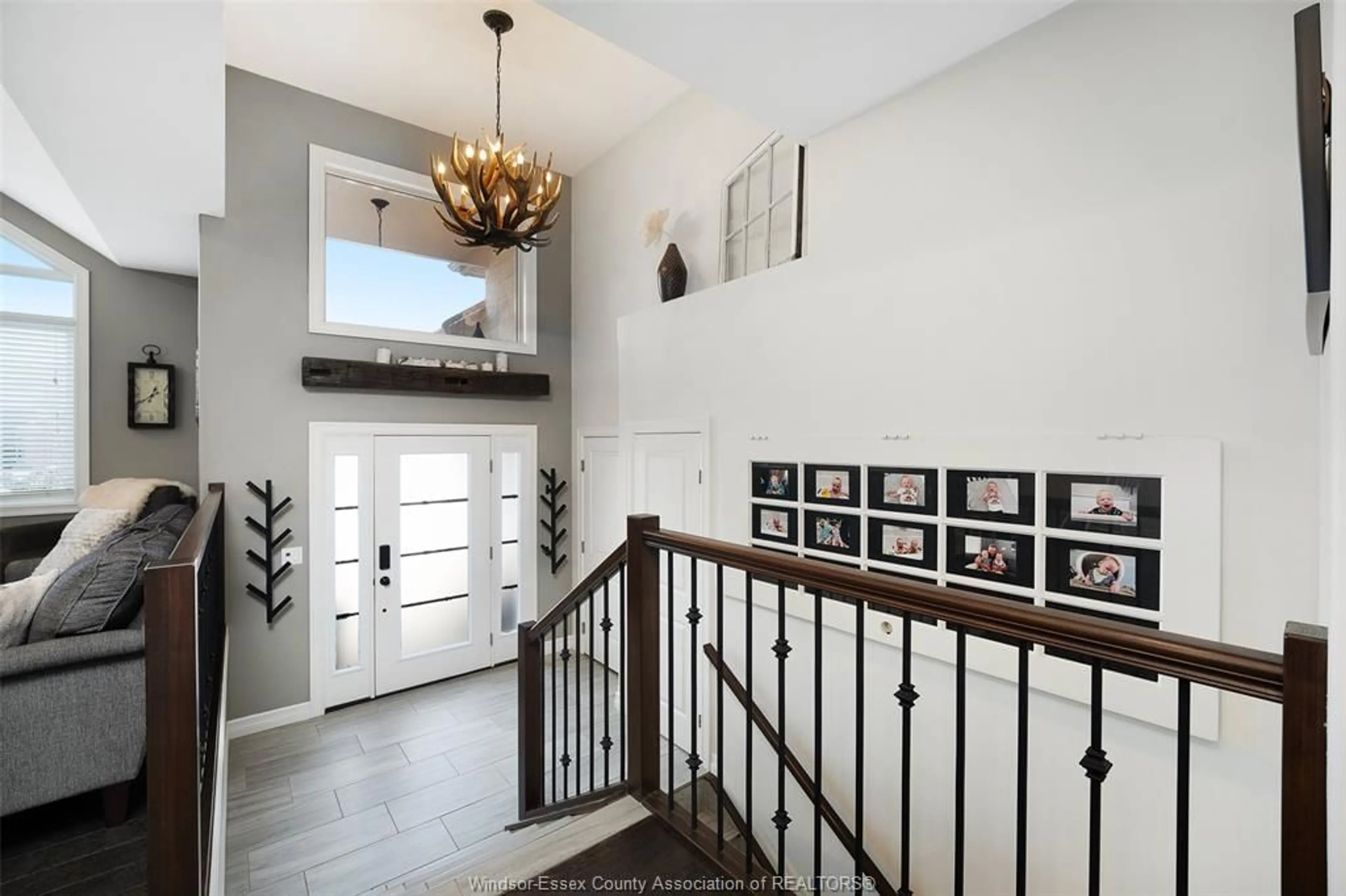 Indoor entryway for 69 Conservation Blvd, Kingsville Ontario N9Y 0E5
