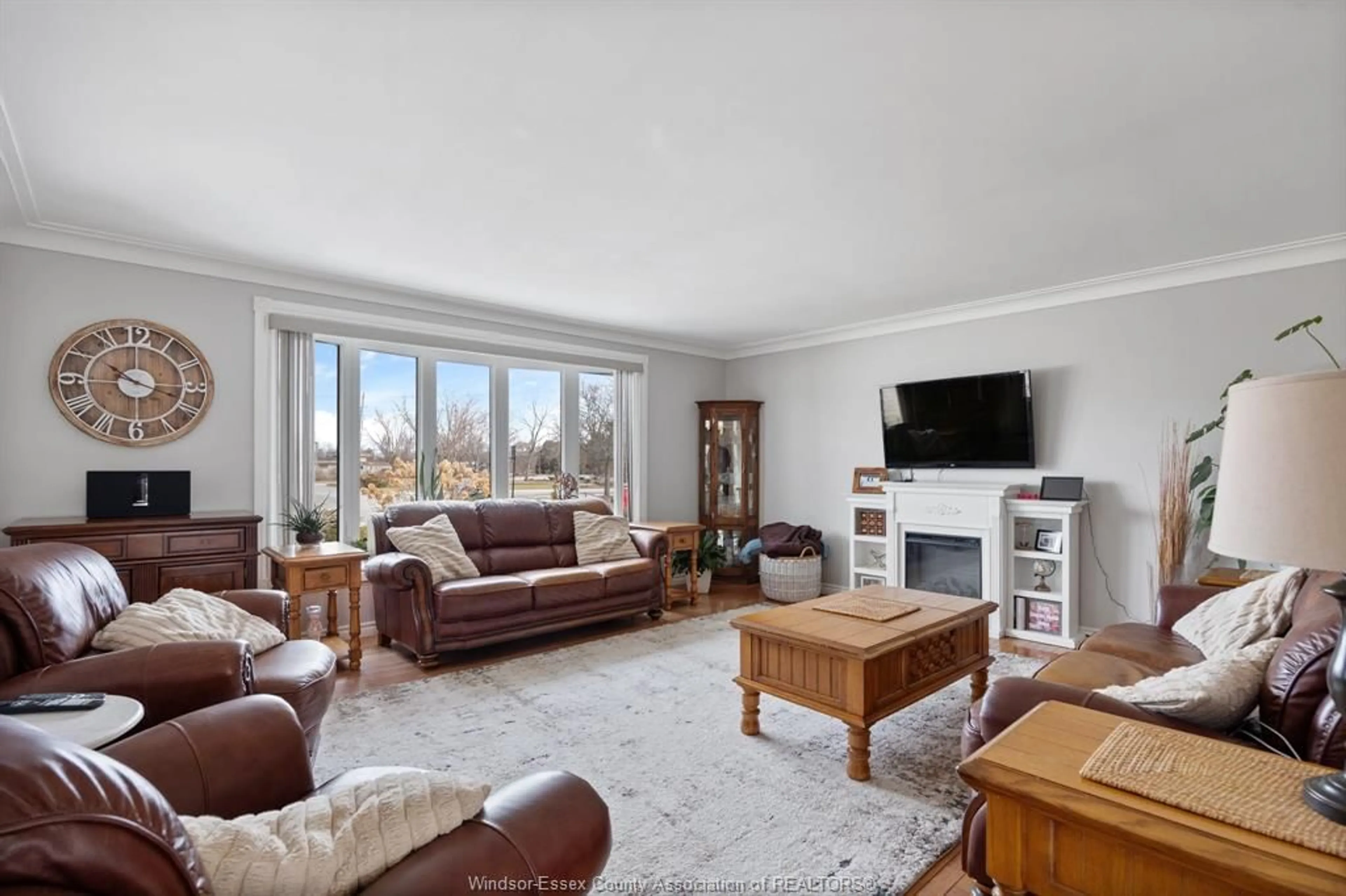 Living room with furniture, unknown for 1226 AIMEE St, Lakeshore Ontario N0R 1S0