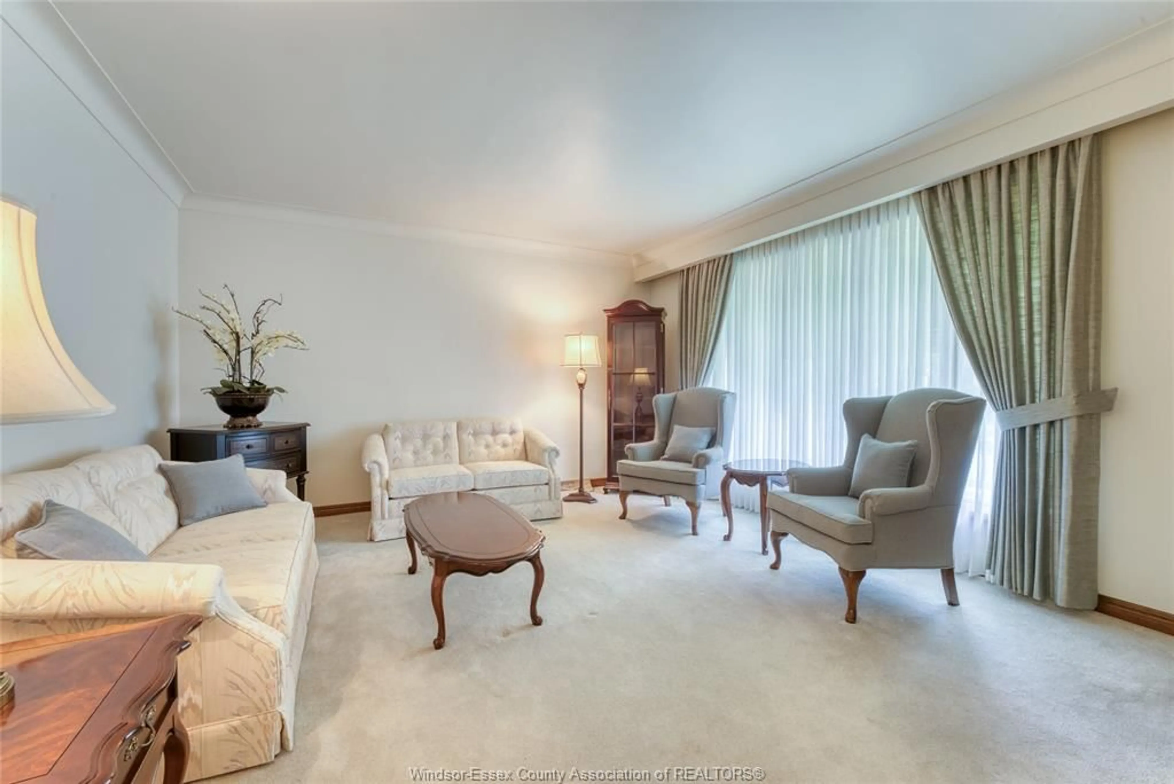 Living room with furniture, carpet floor for 1709 GLADSTONE Ave, Windsor Ontario N8W 2N4