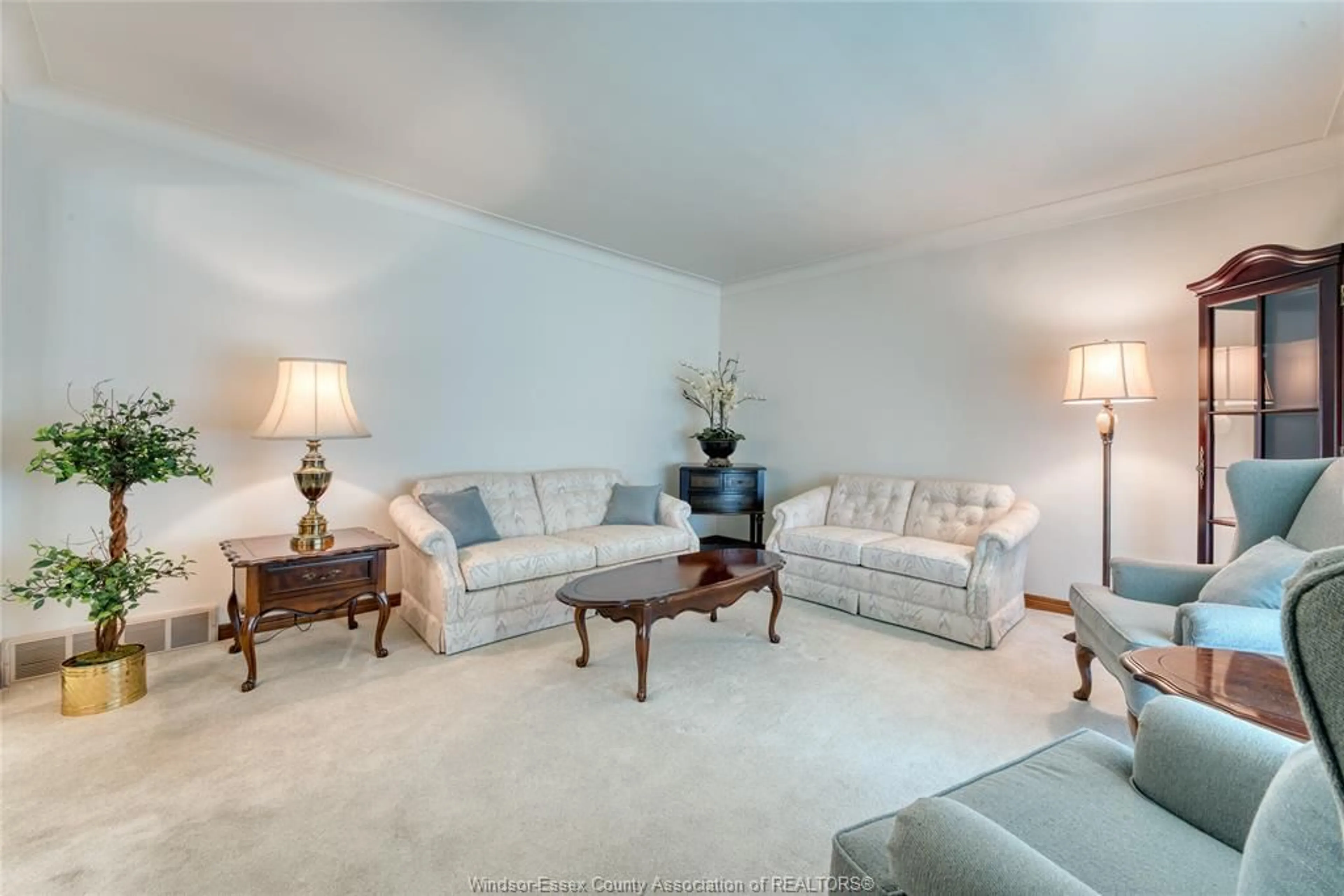 Living room with furniture, carpet floor for 1709 GLADSTONE Ave, Windsor Ontario N8W 2N4