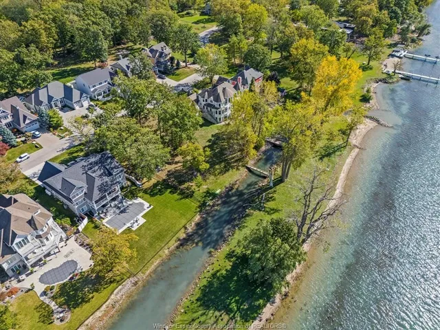 290 CRYSTAL BAY Dr, Amherstburg 2