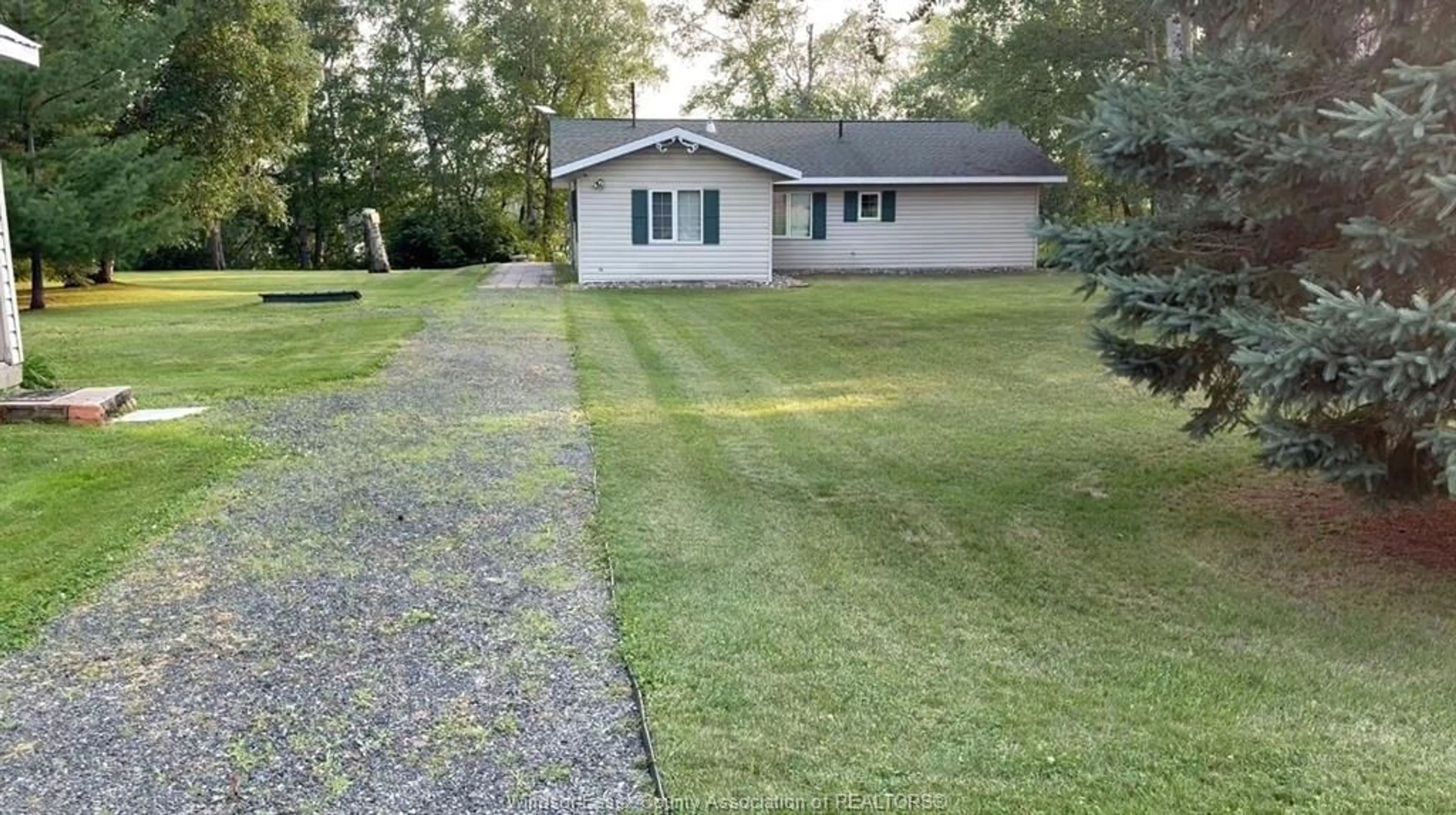 A pic from outside/outdoor area/front of a property/back of a property/a pic from drone, street for 188 BYRNES Rd, Rainy River Ontario P0W 1L0