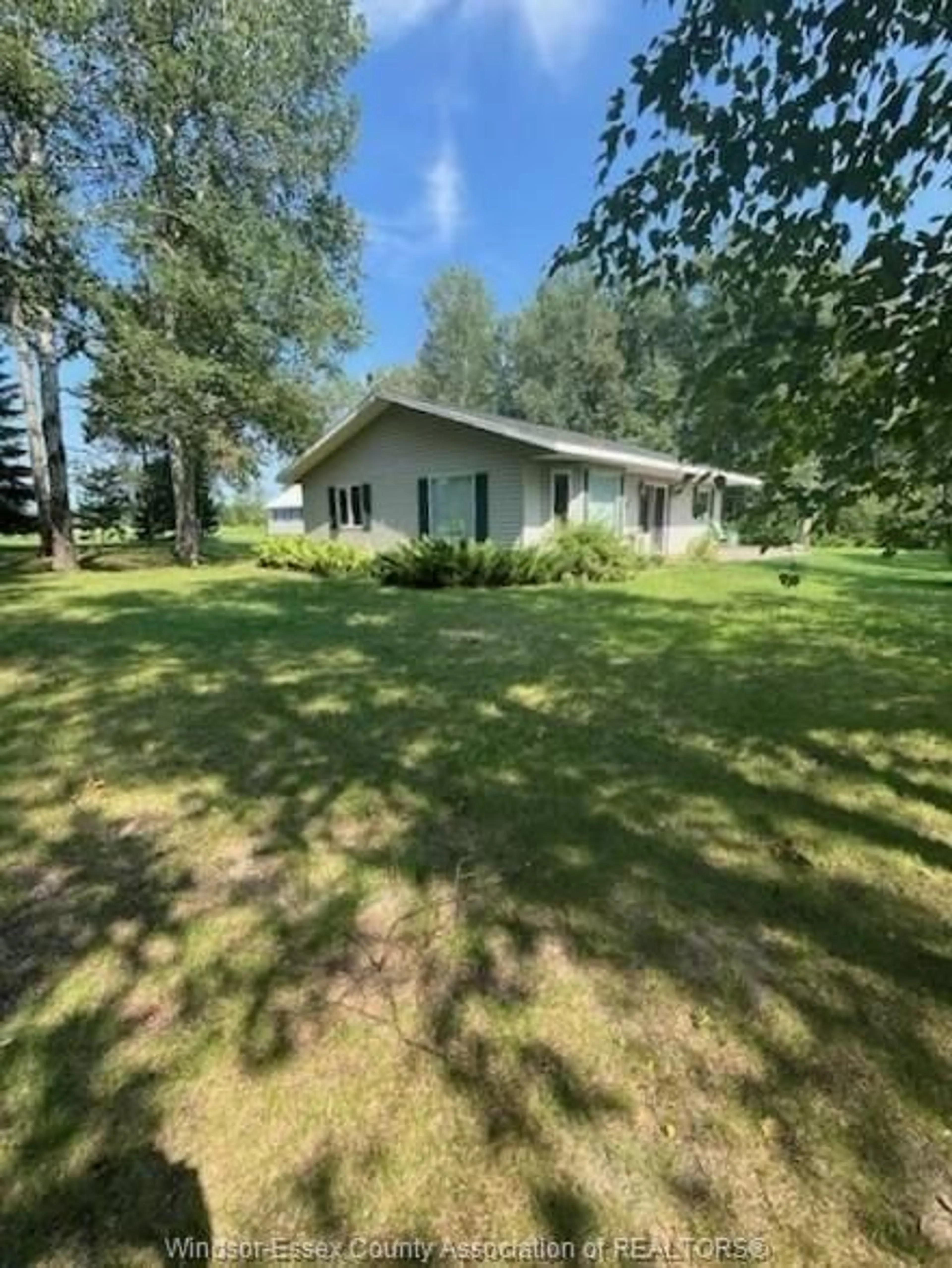 A pic from outside/outdoor area/front of a property/back of a property/a pic from drone, water/lake/river/ocean view for 188 BYRNES Rd, Rainy River Ontario P0W 1L0
