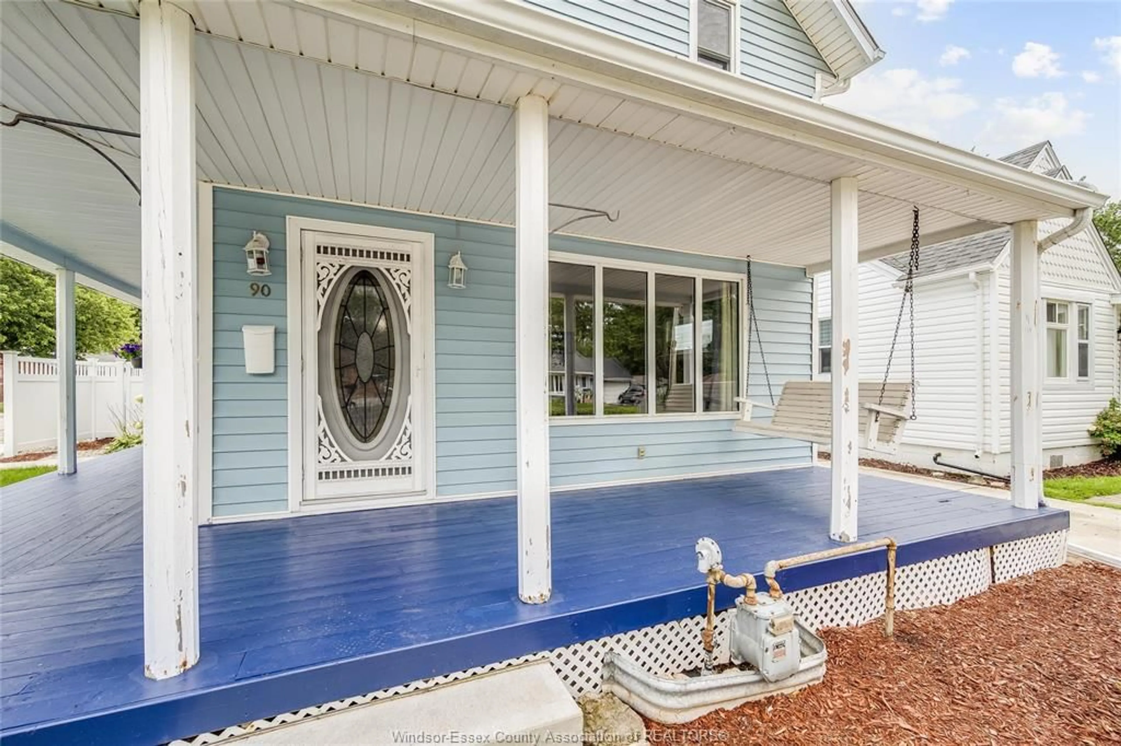 Home with vinyl exterior material, street for 90 VICTORIA Ave, Essex Ontario N8M 1M7