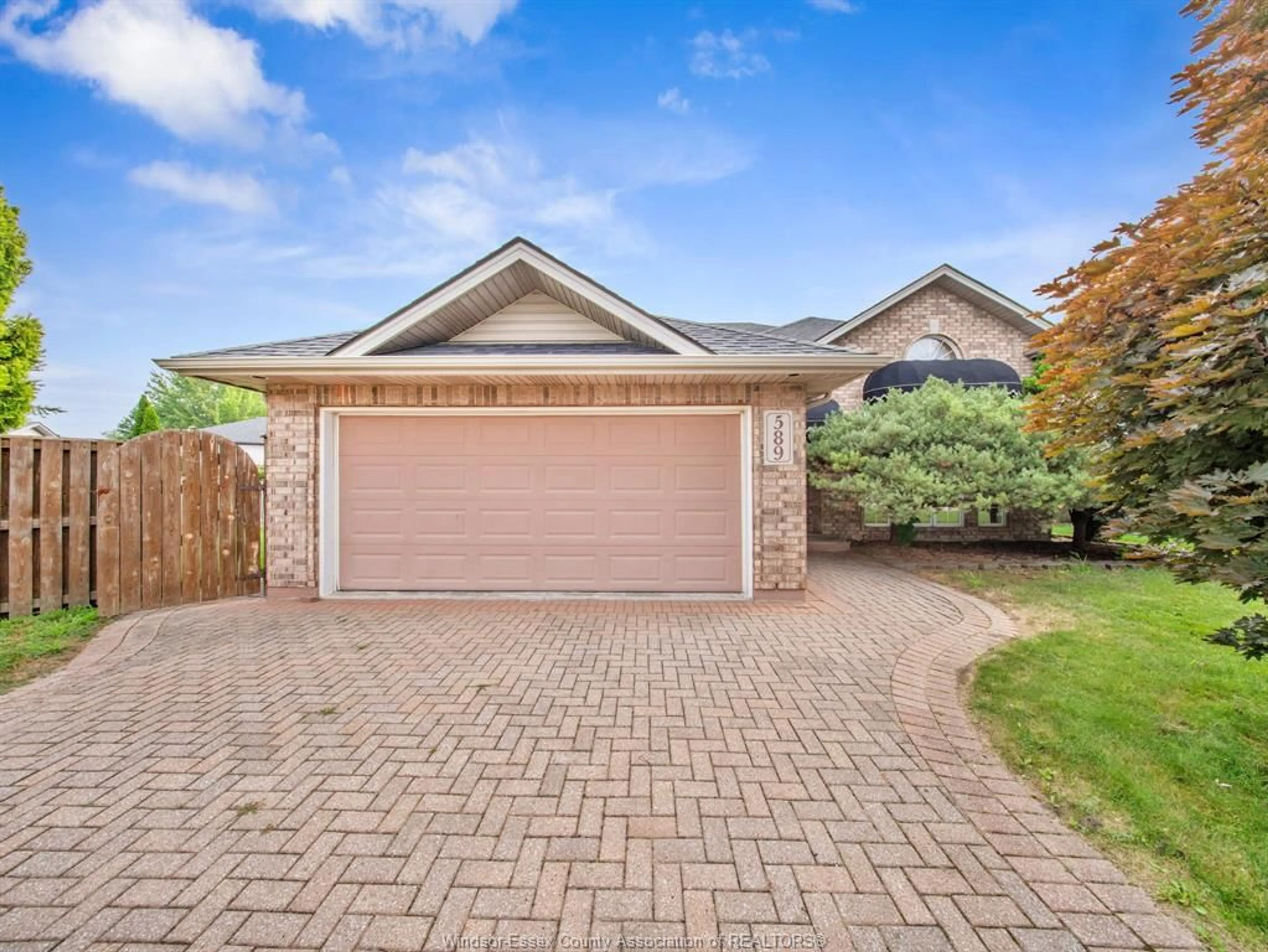 Home with brick exterior material, street for 589 OLCOTT Ave, LaSalle Ontario N9J 3M4