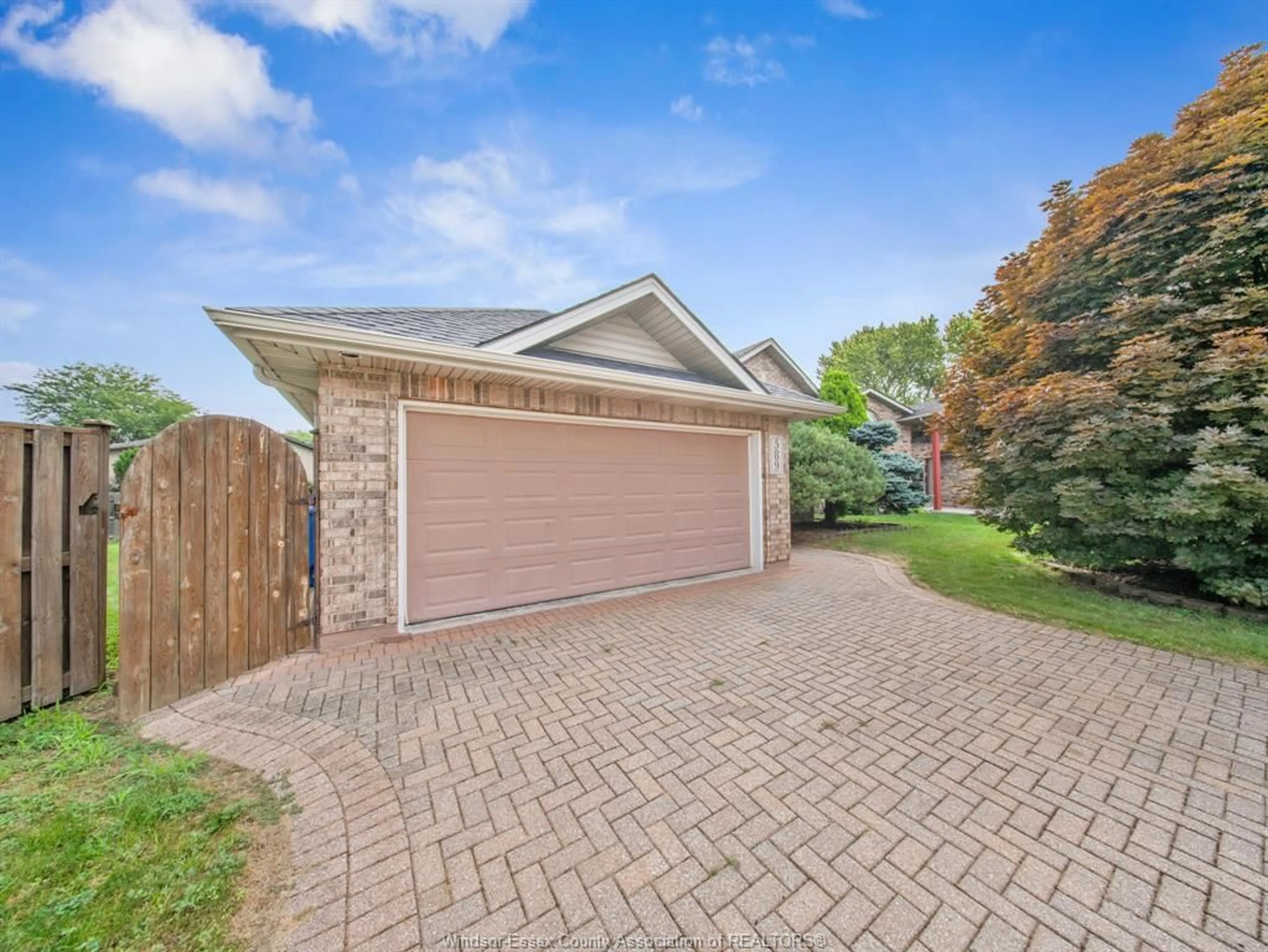 Home with brick exterior material, street for 589 OLCOTT Ave, LaSalle Ontario N9J 3M4