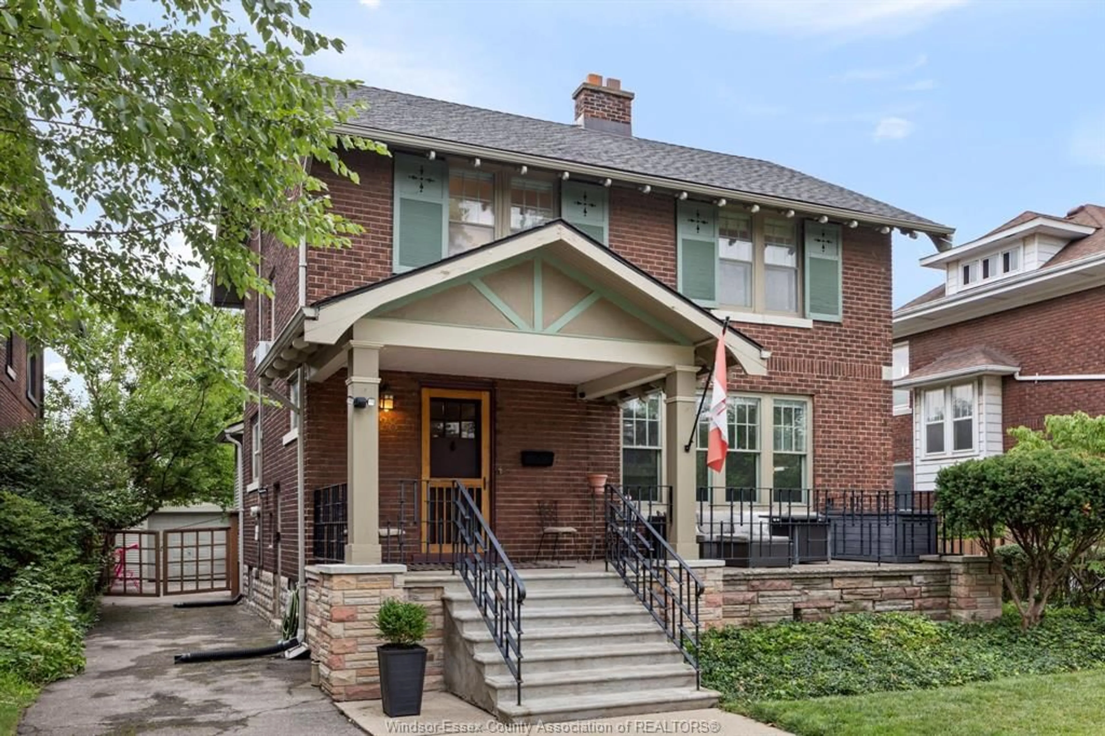 Home with brick exterior material, street for 1528 VICTORIA Ave, Windsor Ontario N8X 1P5