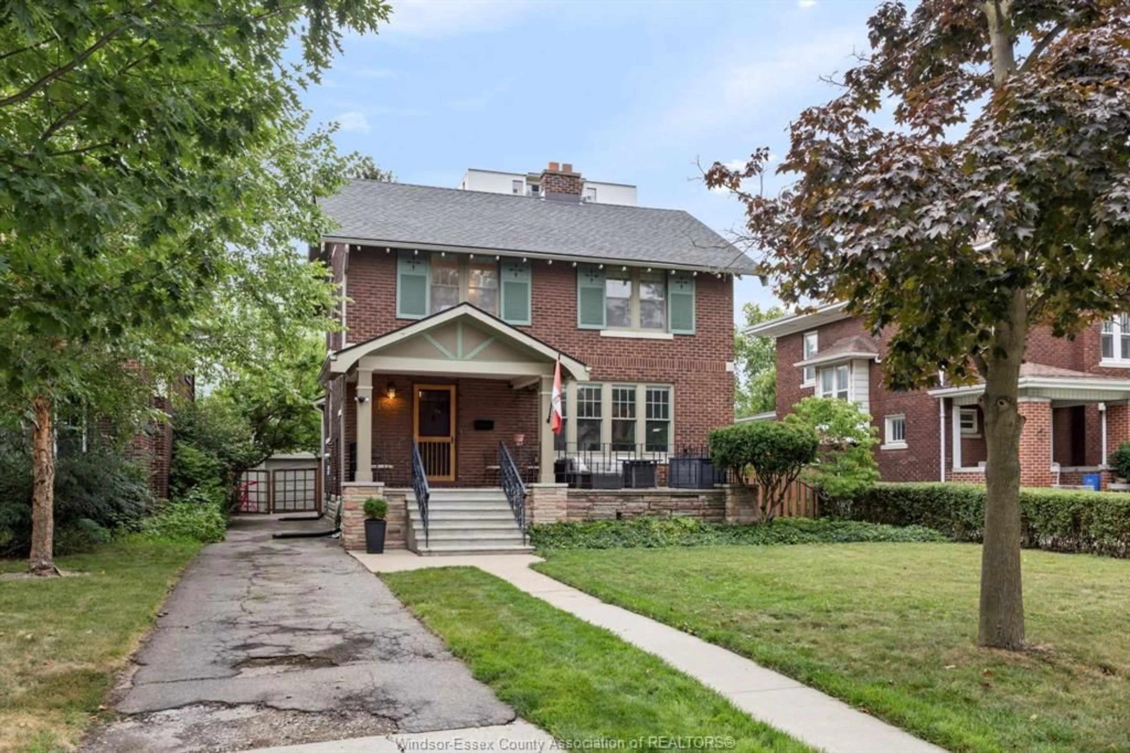 Home with brick exterior material, street for 1528 VICTORIA Ave, Windsor Ontario N8X 1P5