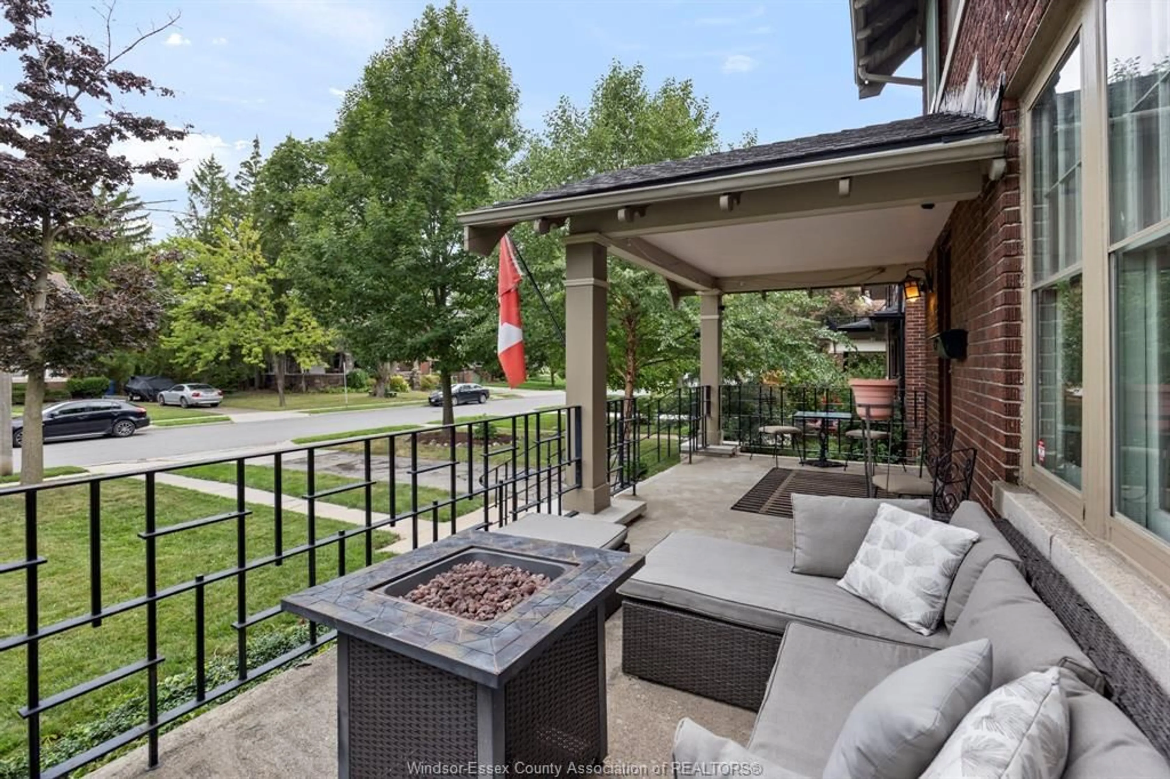 Patio, unknown for 1528 VICTORIA Ave, Windsor Ontario N8X 1P5