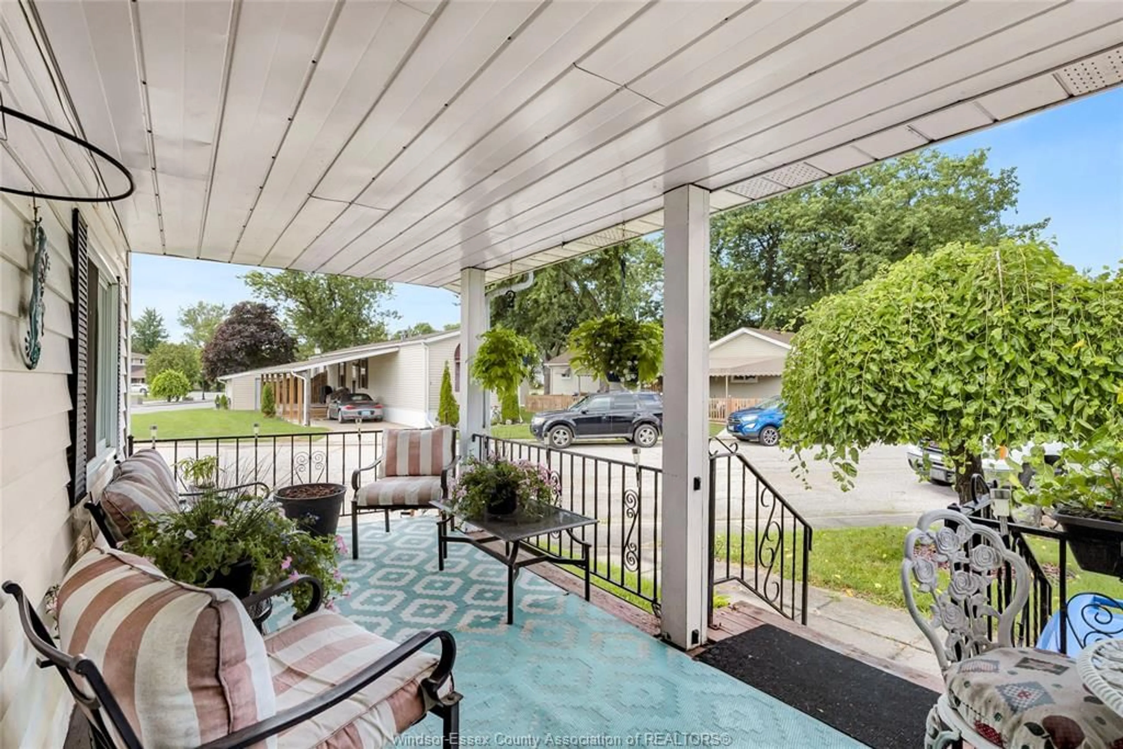 Patio, street for 4 ROBIN Crt, Lakeshore Ontario N8N 2V9