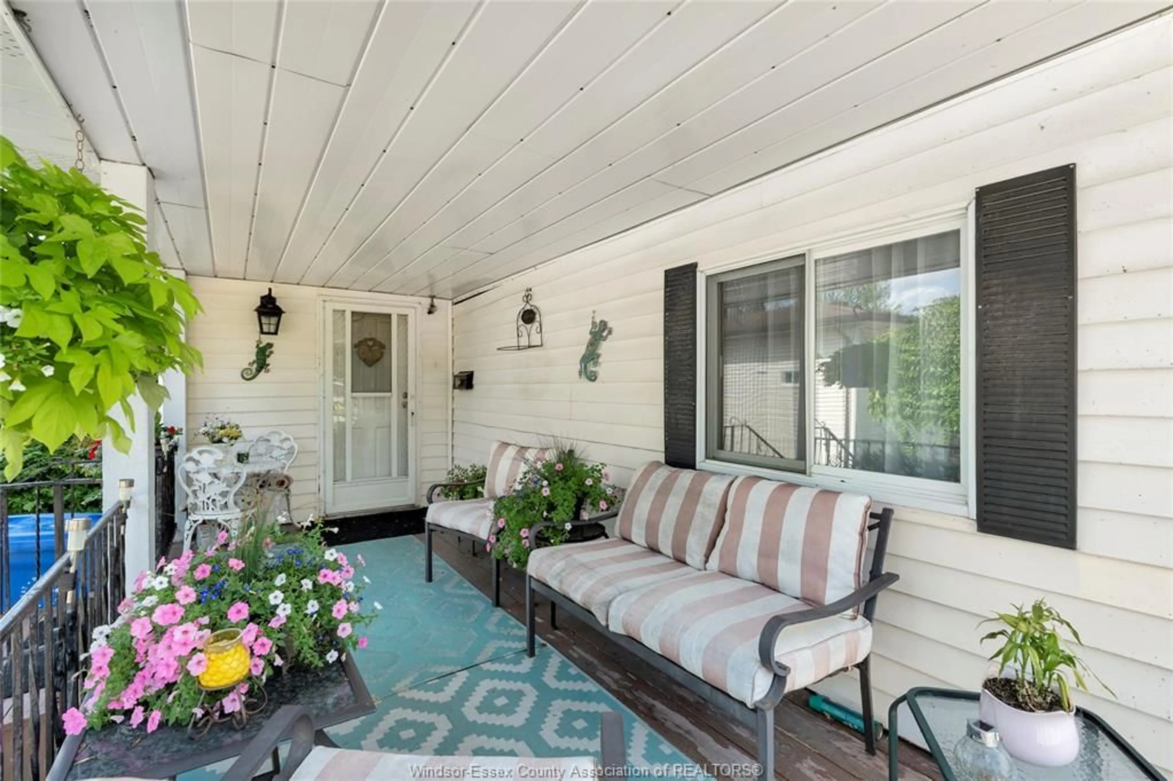 Patio, street for 4 ROBIN Crt, Lakeshore Ontario N8N 2V9