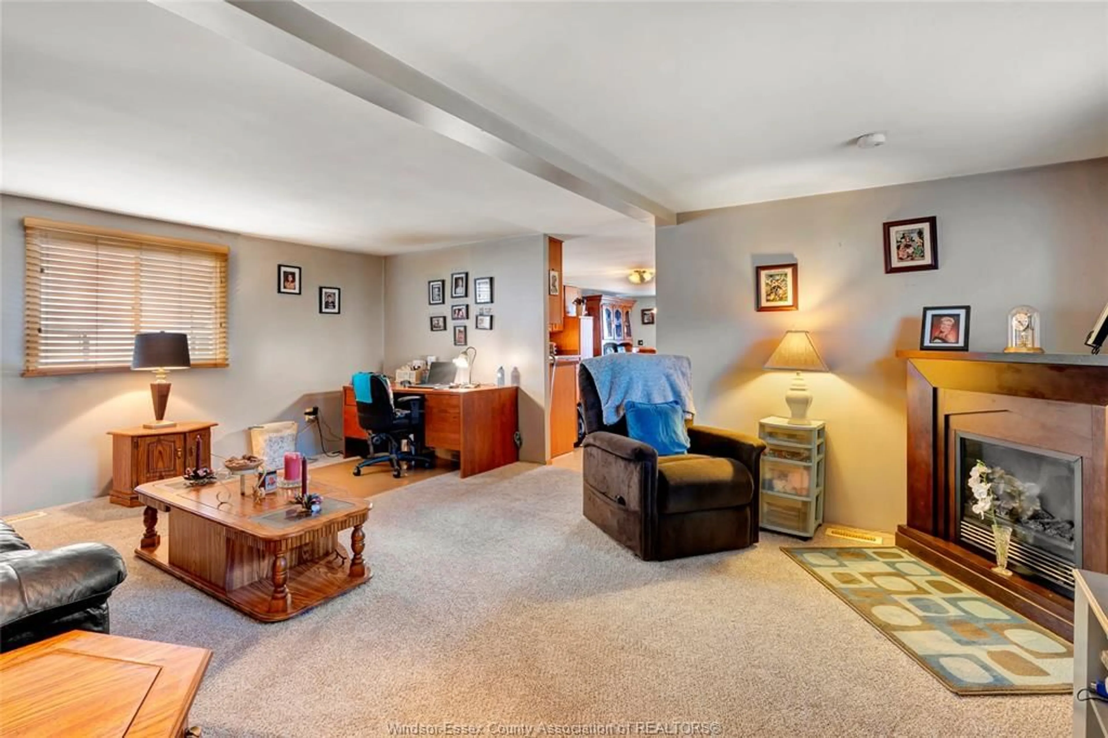 Living room with furniture, unknown for 4 ROBIN Crt, Lakeshore Ontario N8N 2V9