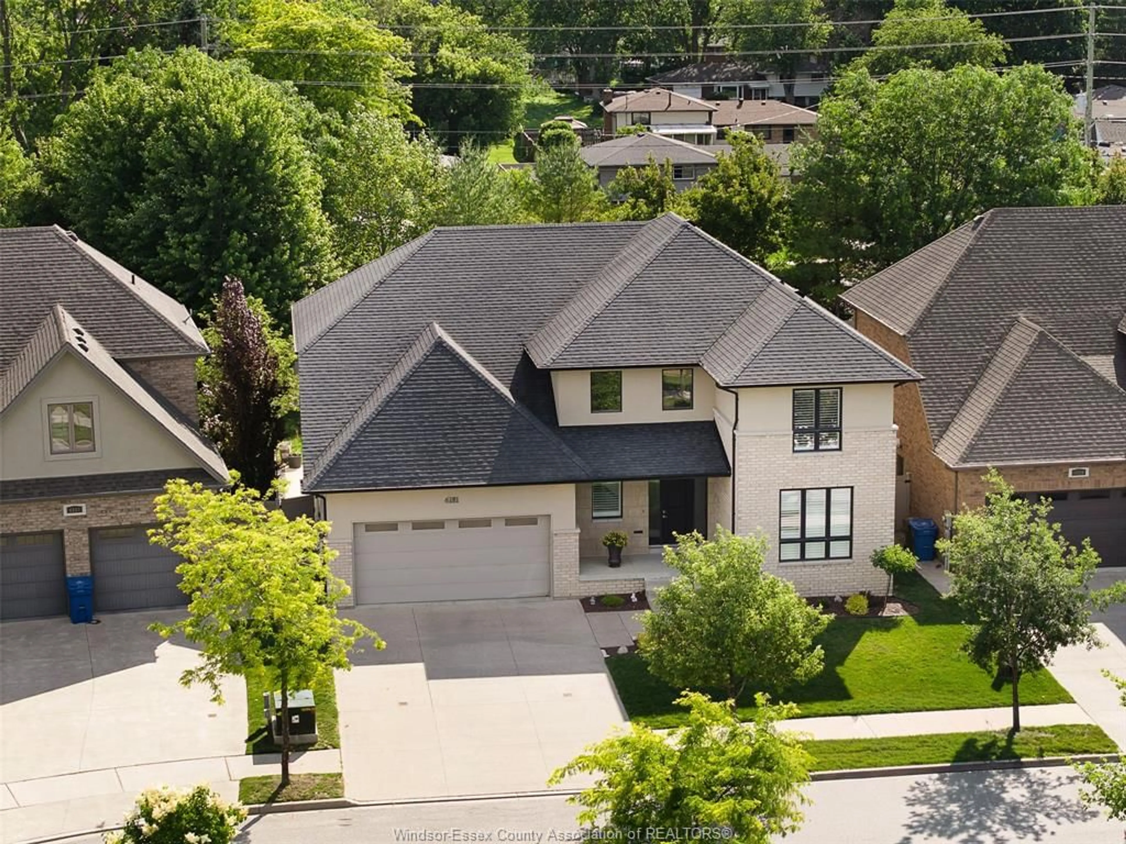 A pic from outside/outdoor area/front of a property/back of a property/a pic from drone, street for 6181 SILVER MAPLE, LaSalle Ontario N9H 0C1