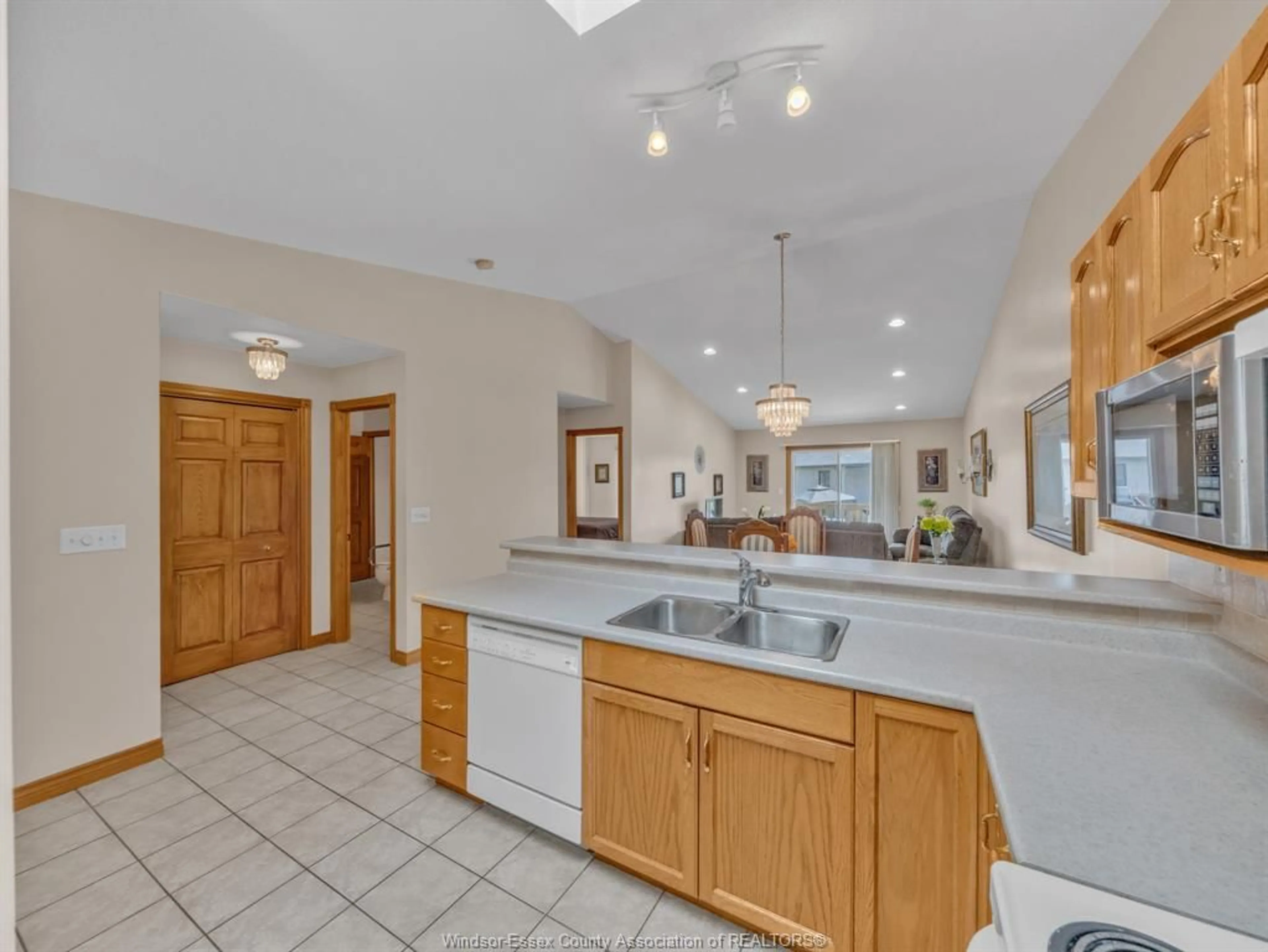 Open concept kitchen, ceramic/tile floor for 89 Peter Ave, Leamington Ontario N8H 5N9