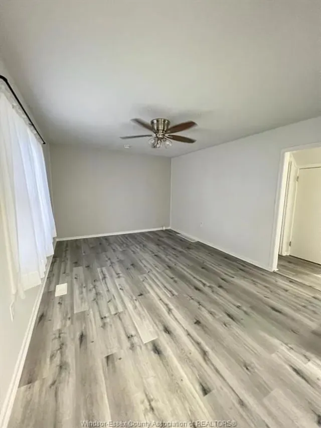 1058 CALIFORNIA, Windsor 3