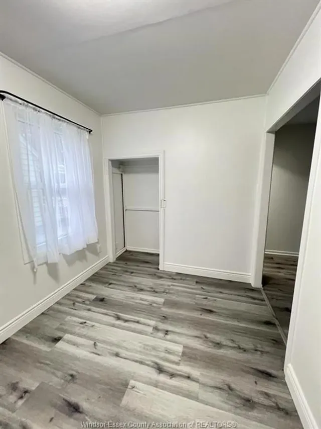 1058 CALIFORNIA, Windsor 5
