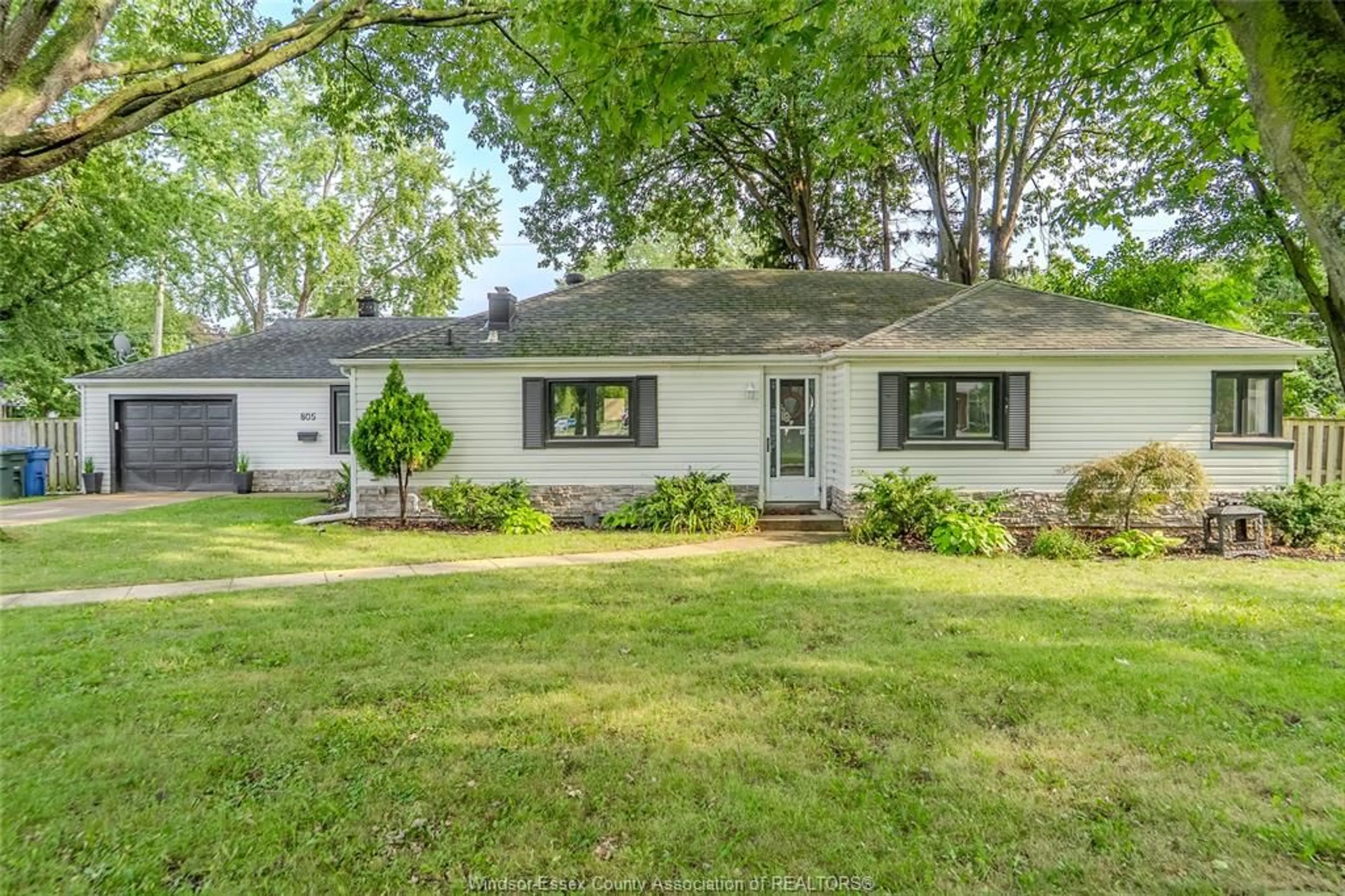 Home with vinyl exterior material, street for 805 Roselawn Dr, Windsor Ontario N9E 1K7