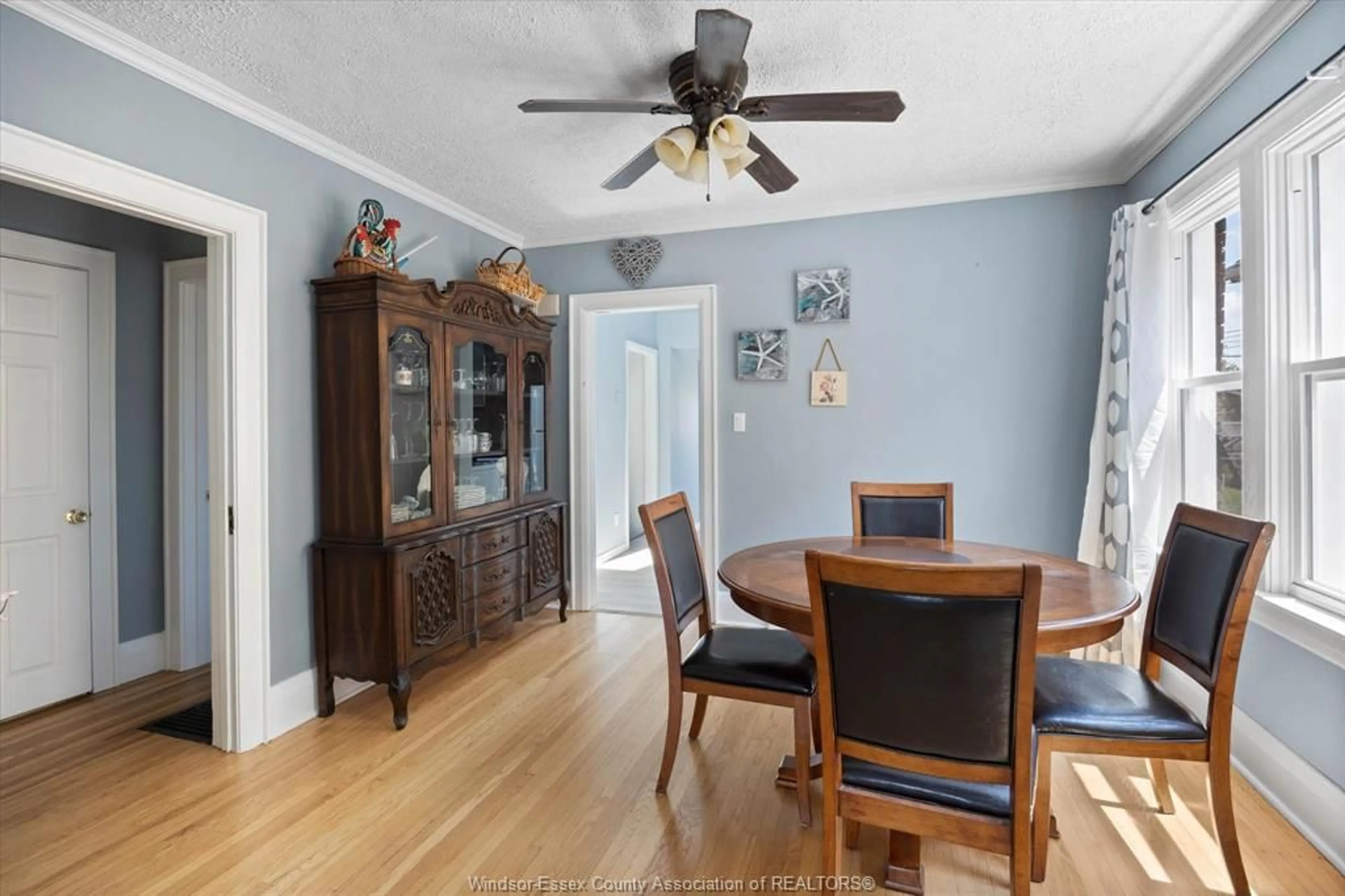 Dining room, wood/laminate floor for 1422 Elsmere Ave, Windsor Ontario N8X 4G9