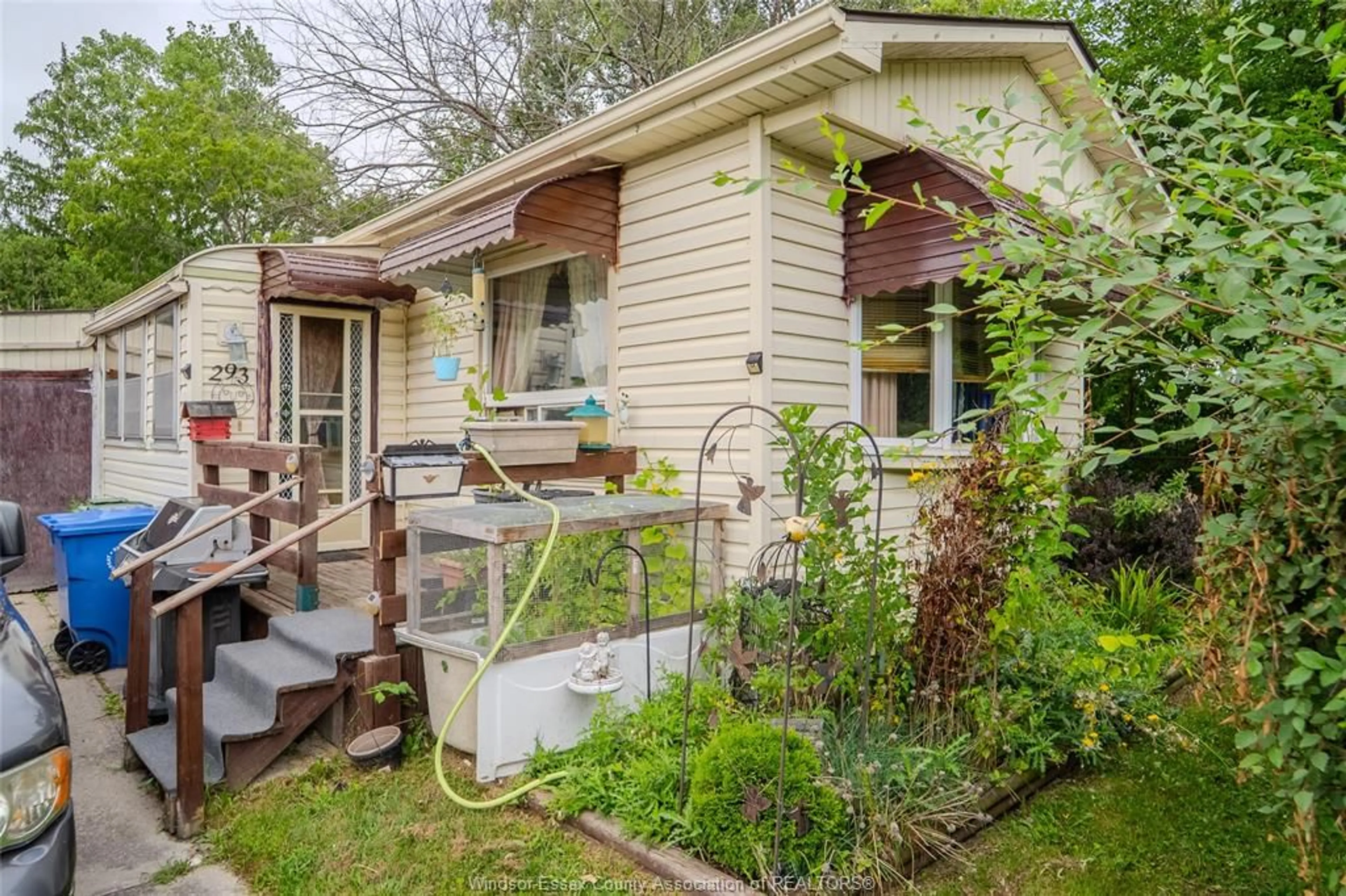 Unknown for 293 Forest Pl, Essex Ontario N8M 2B7